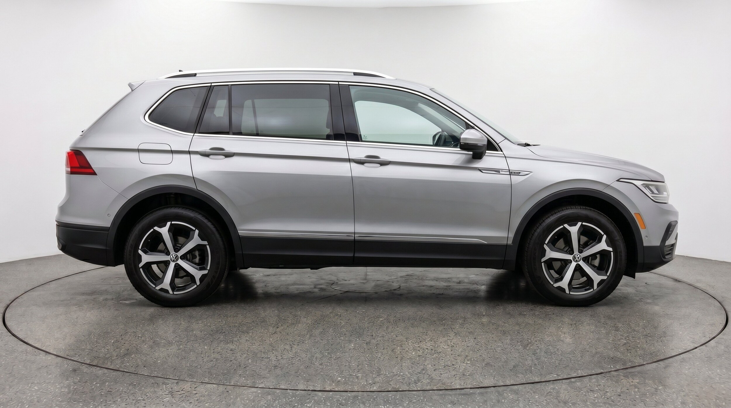 Thumbnail: 2026 Volkswagen Tiguan - 11