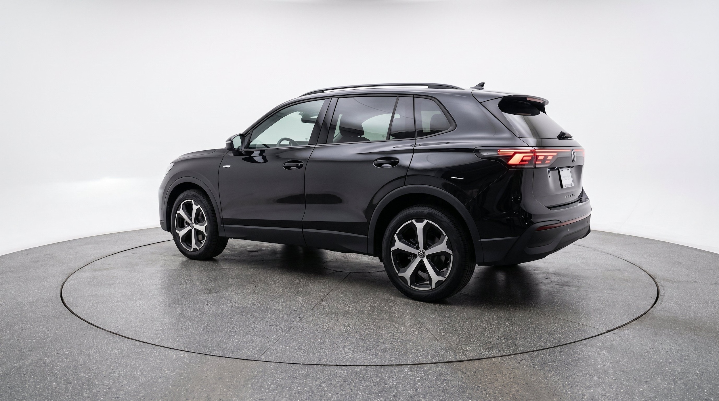 Thumbnail: 2026 Volkswagen Tiguan - 6
