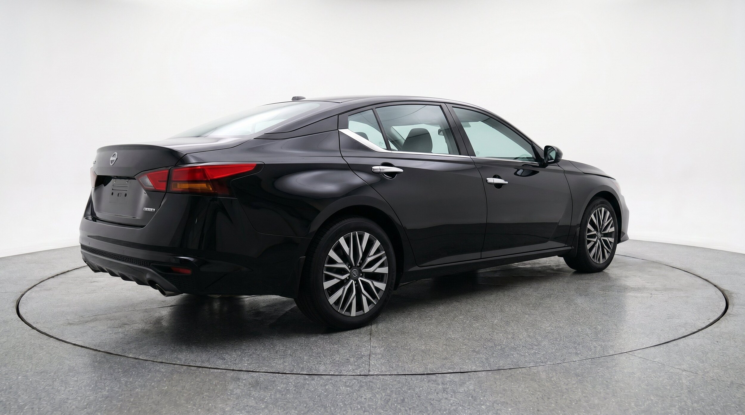 Thumbnail: 2025 Nissan Altima - 9