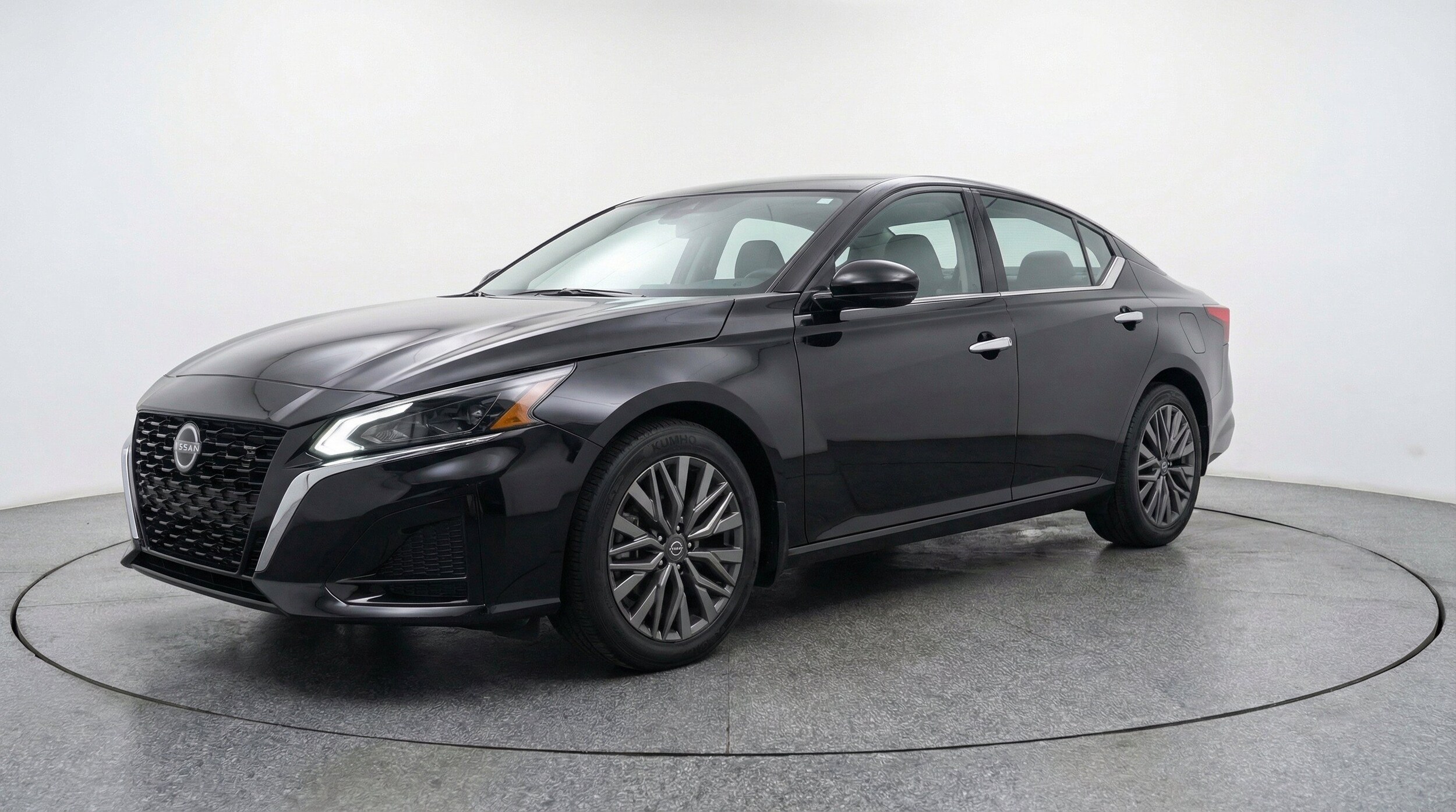 Thumbnail: 2025 Nissan Altima - 3