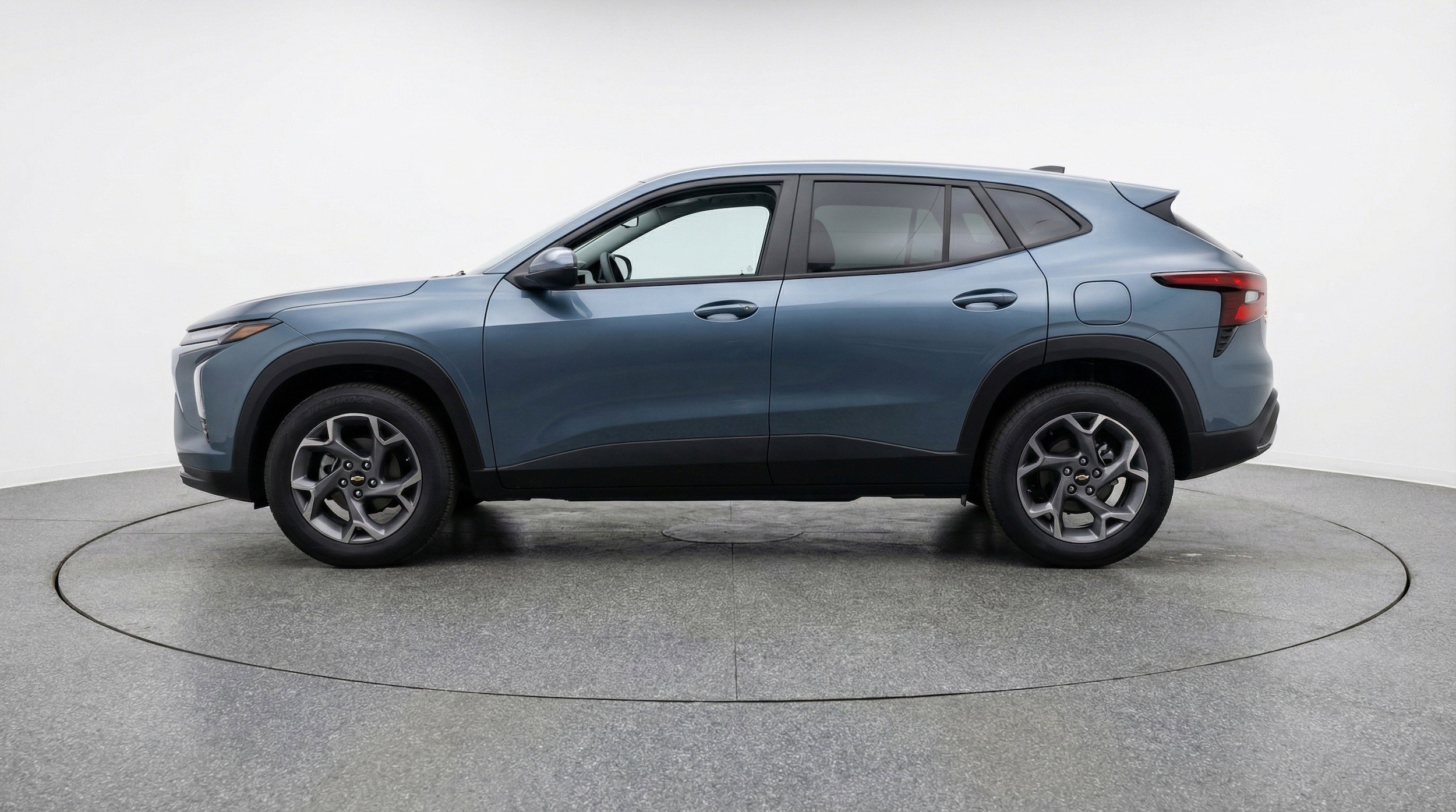 Thumbnail: 2025 Chevrolet Trax - 5