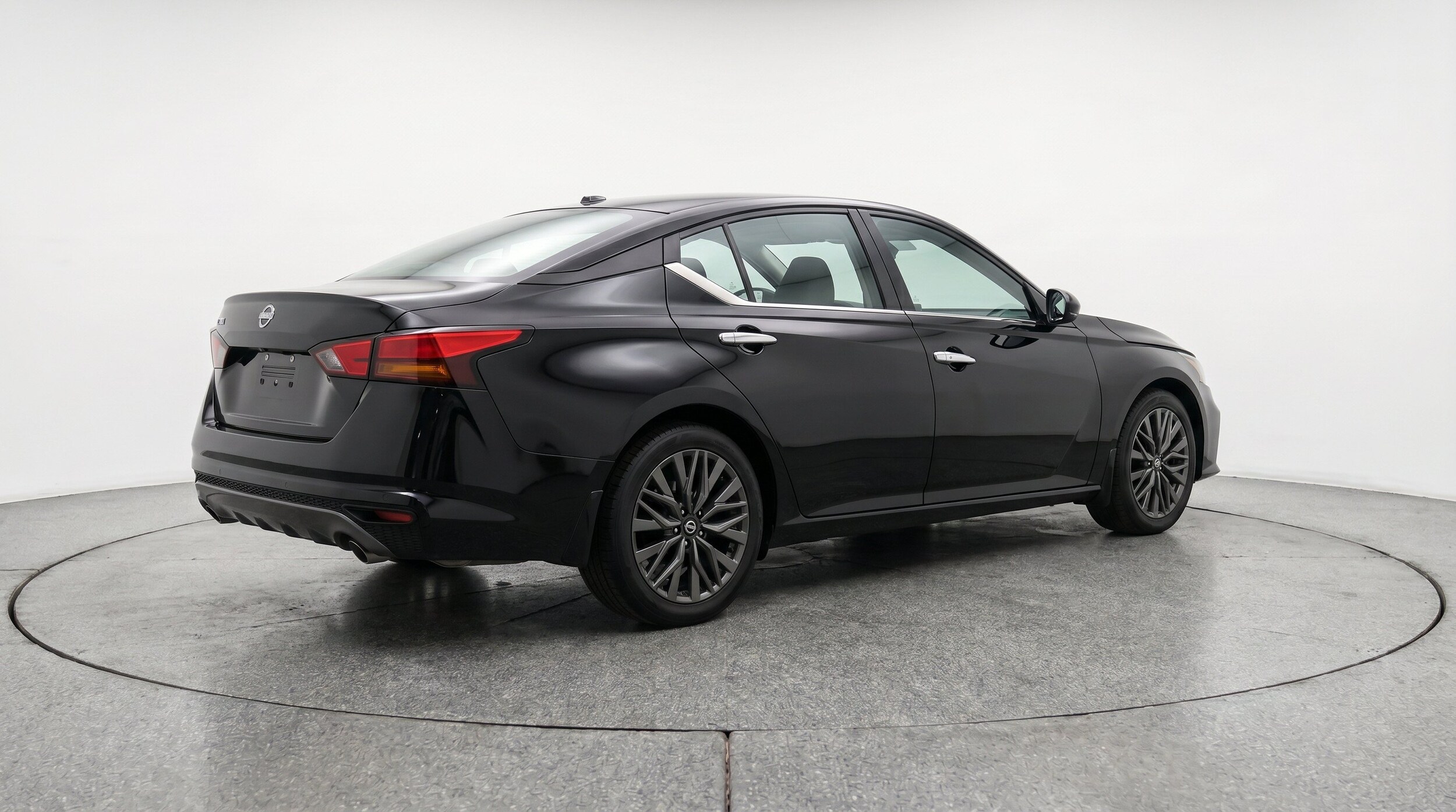 Thumbnail: 2025 Nissan Altima - 9