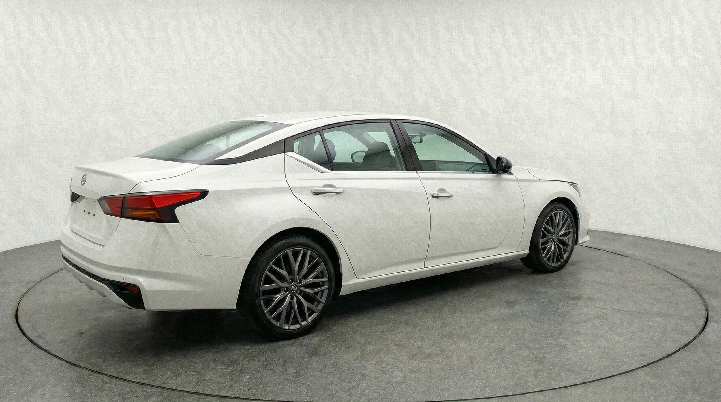 Thumbnail: 2025 Nissan Altima - 9