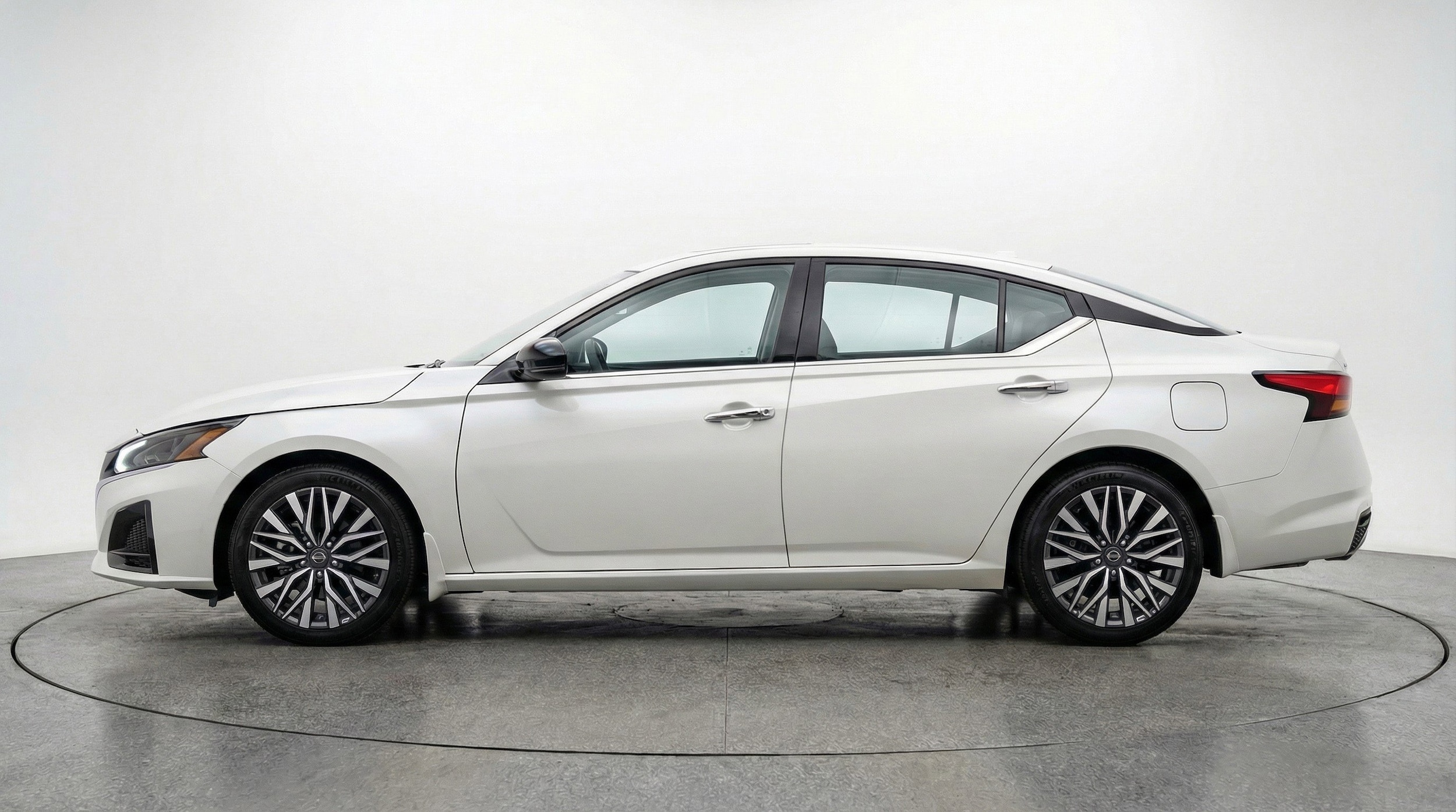 Thumbnail: 2025 Nissan Altima - 5