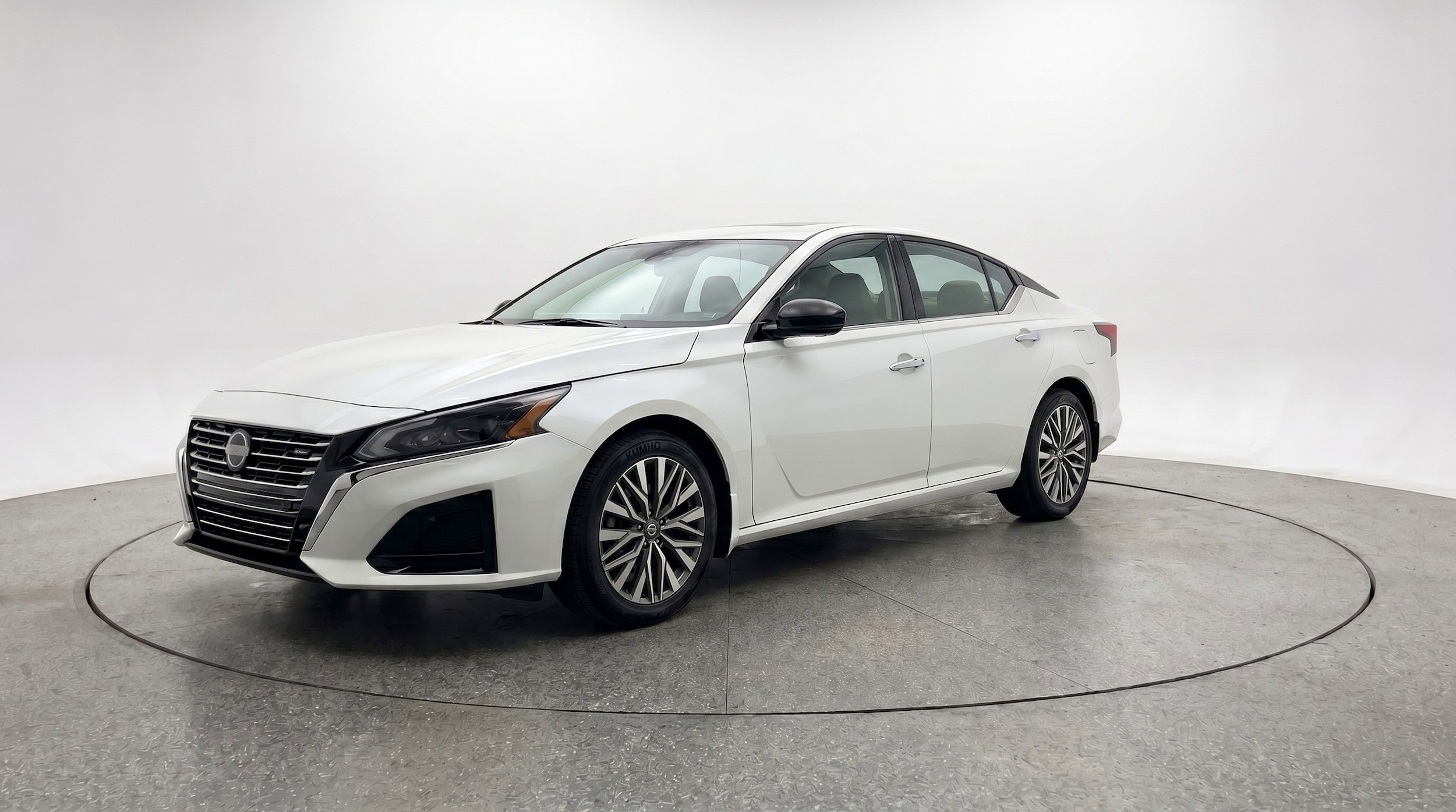 Thumbnail: 2025 Nissan Altima - 3