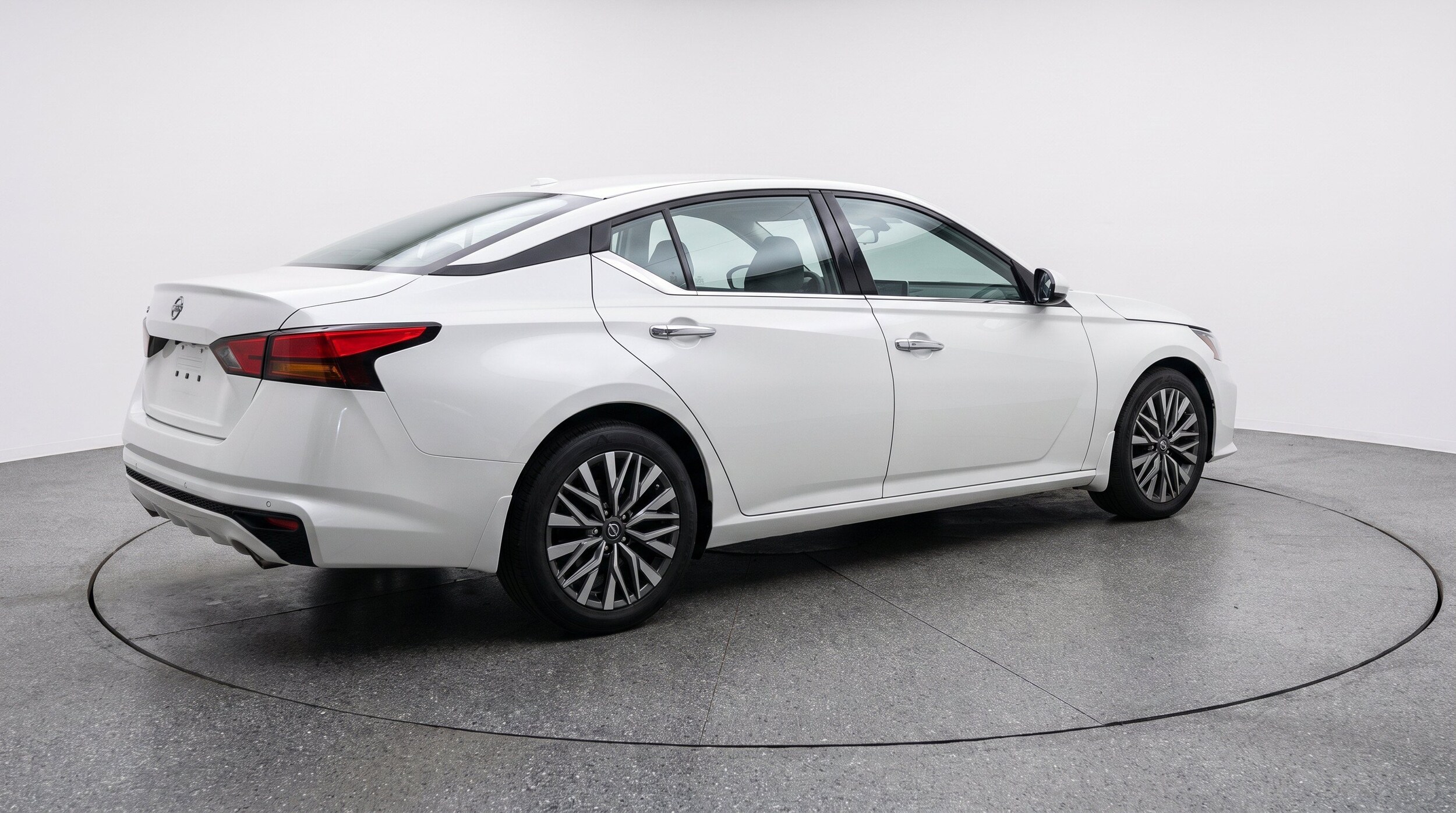 Thumbnail: 2025 Nissan Altima - 9