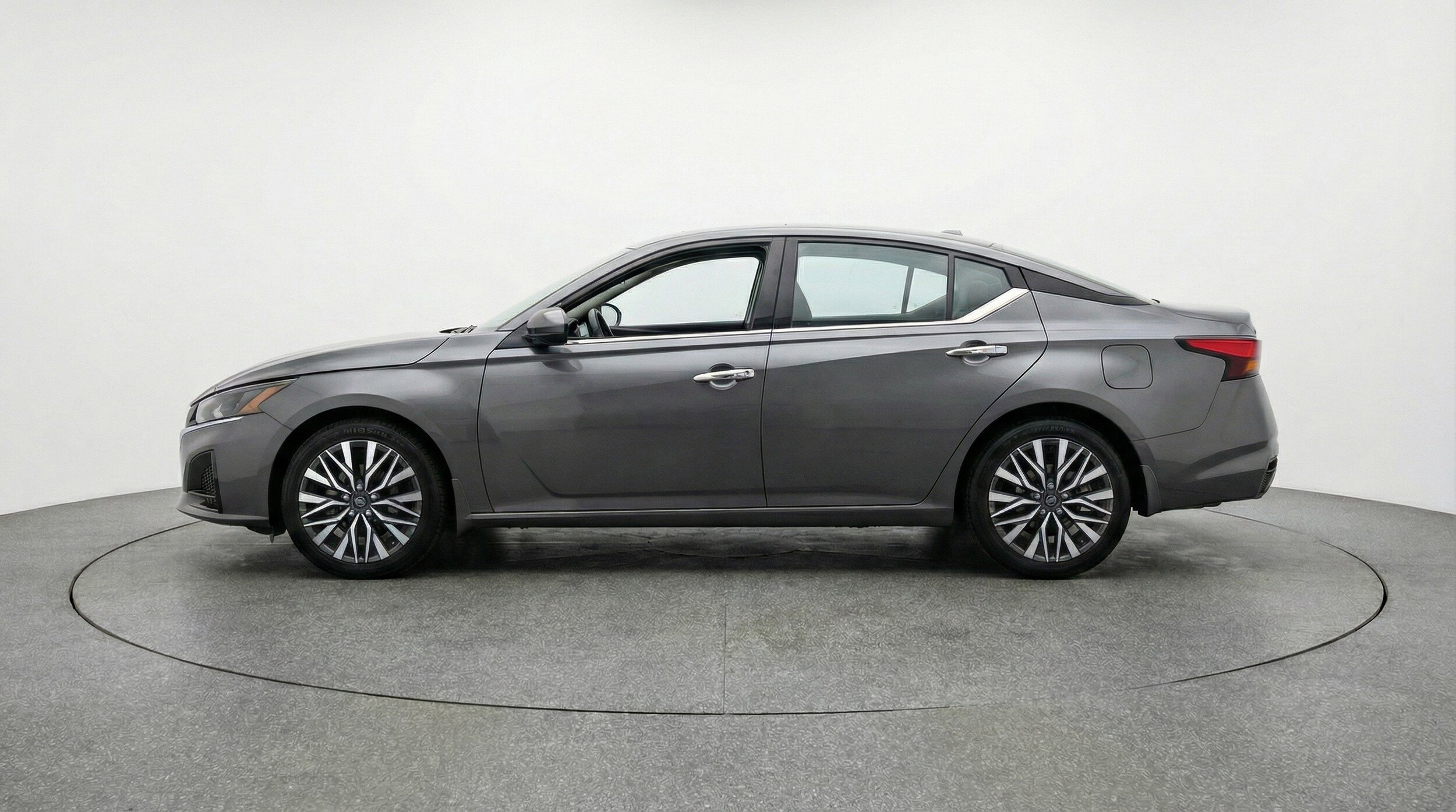 Thumbnail: 2025 Nissan Altima - 5