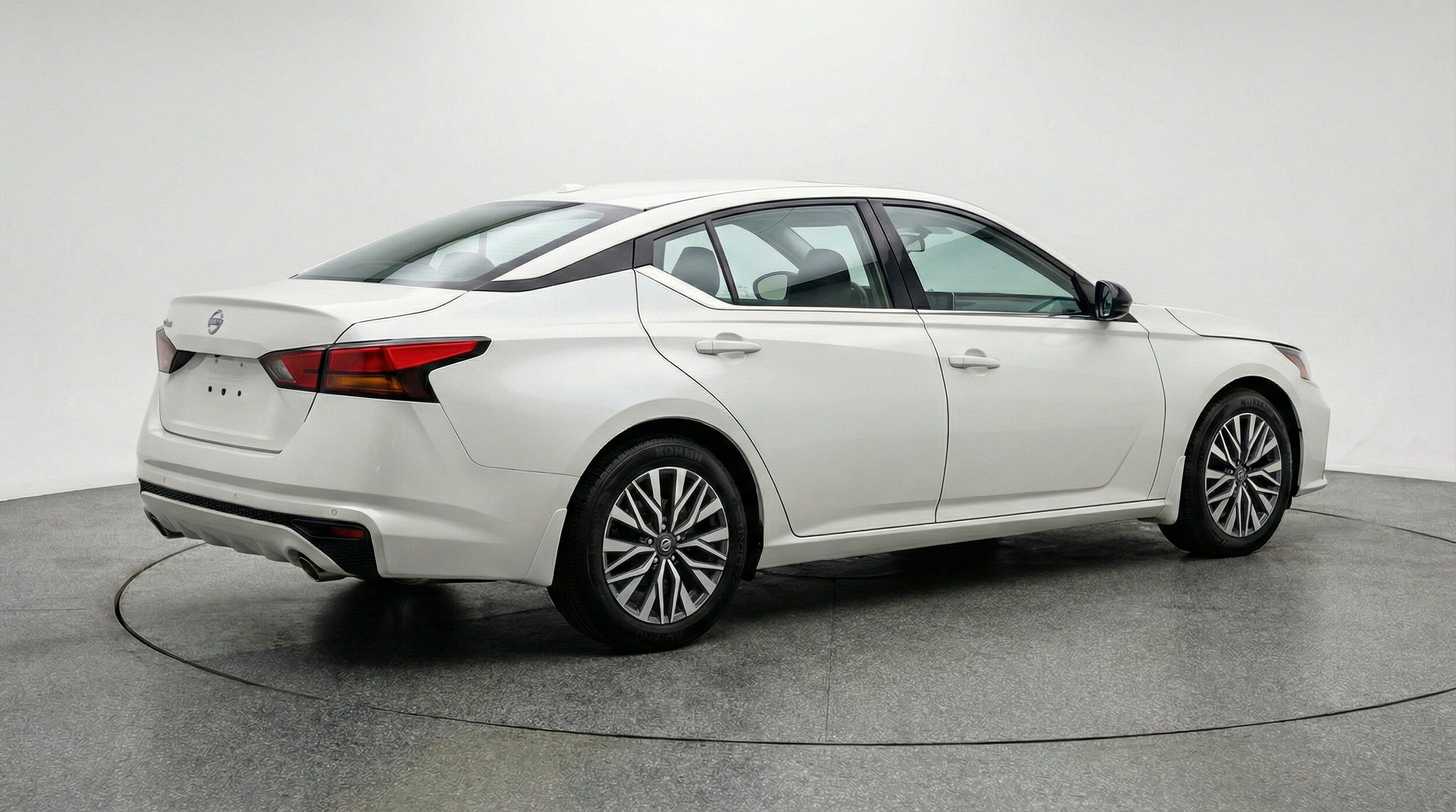 Thumbnail: 2025 Nissan Altima - 9