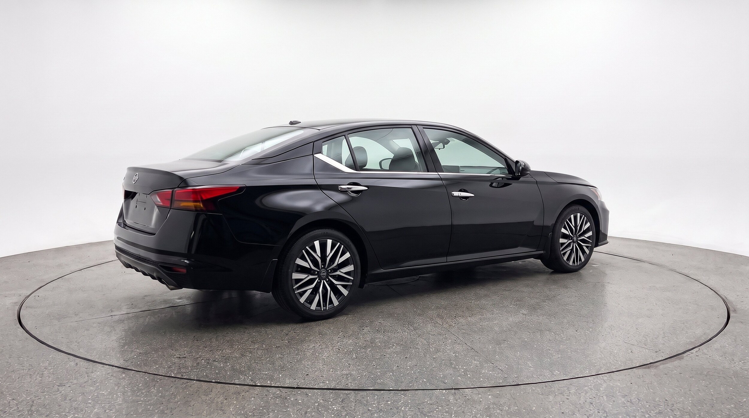Thumbnail: 2025 Nissan Altima - 9