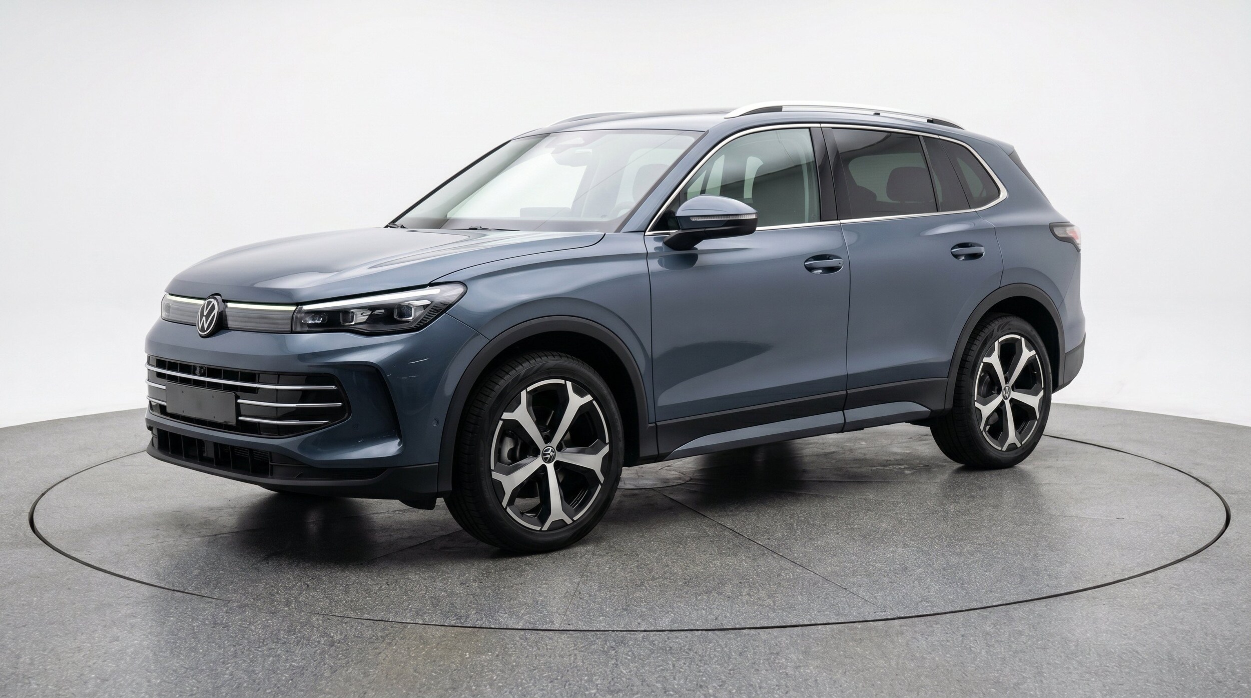 Thumbnail: 2026 Volkswagen Tiguan - 3