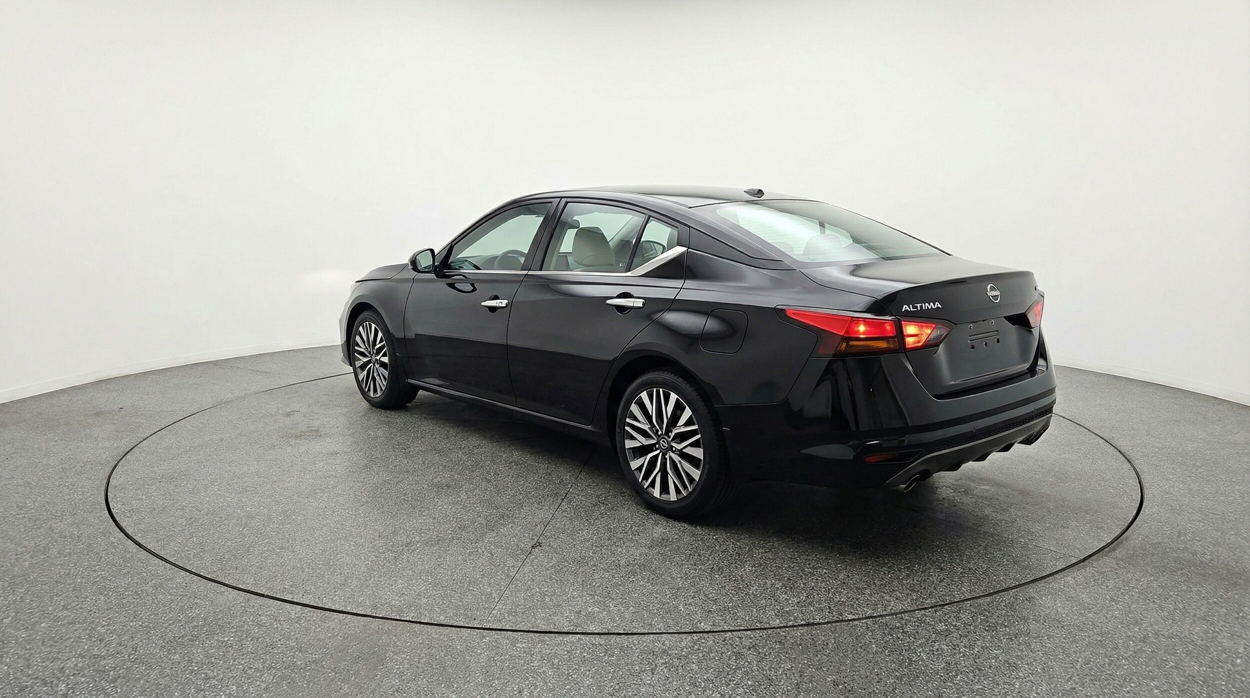 Thumbnail: 2025 Nissan Altima - 5