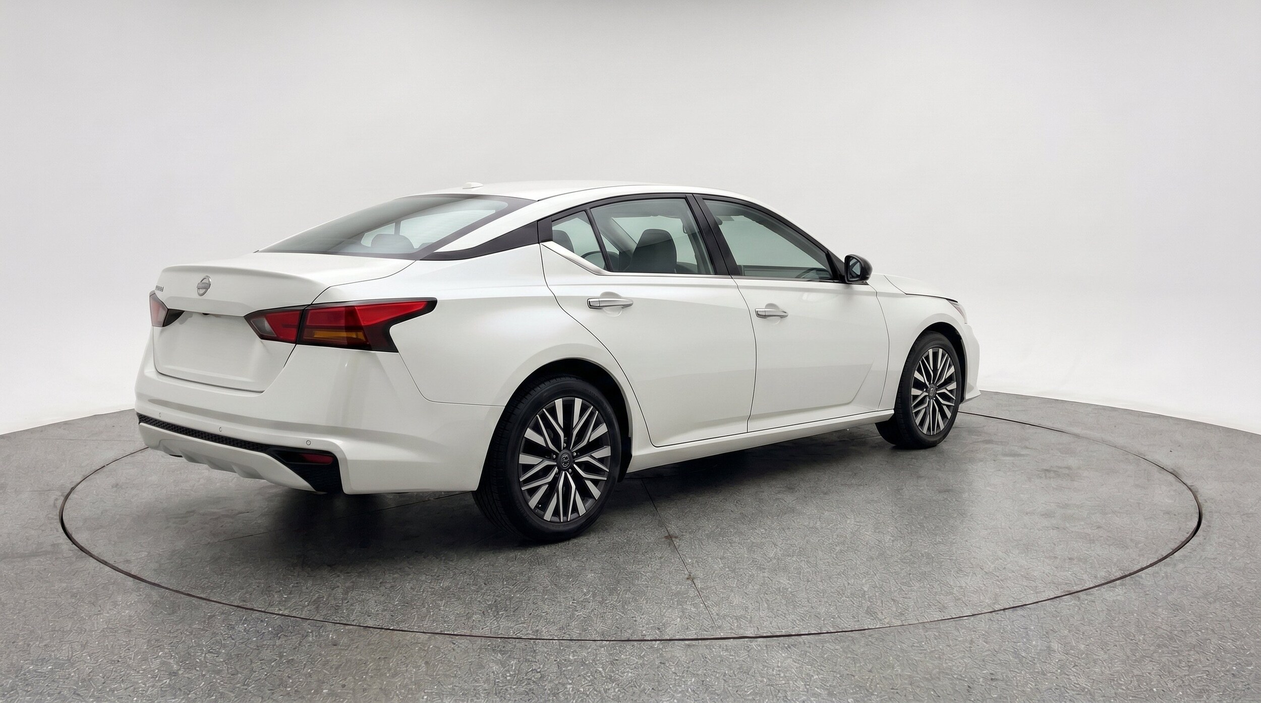 Thumbnail: 2025 Nissan Altima - 9