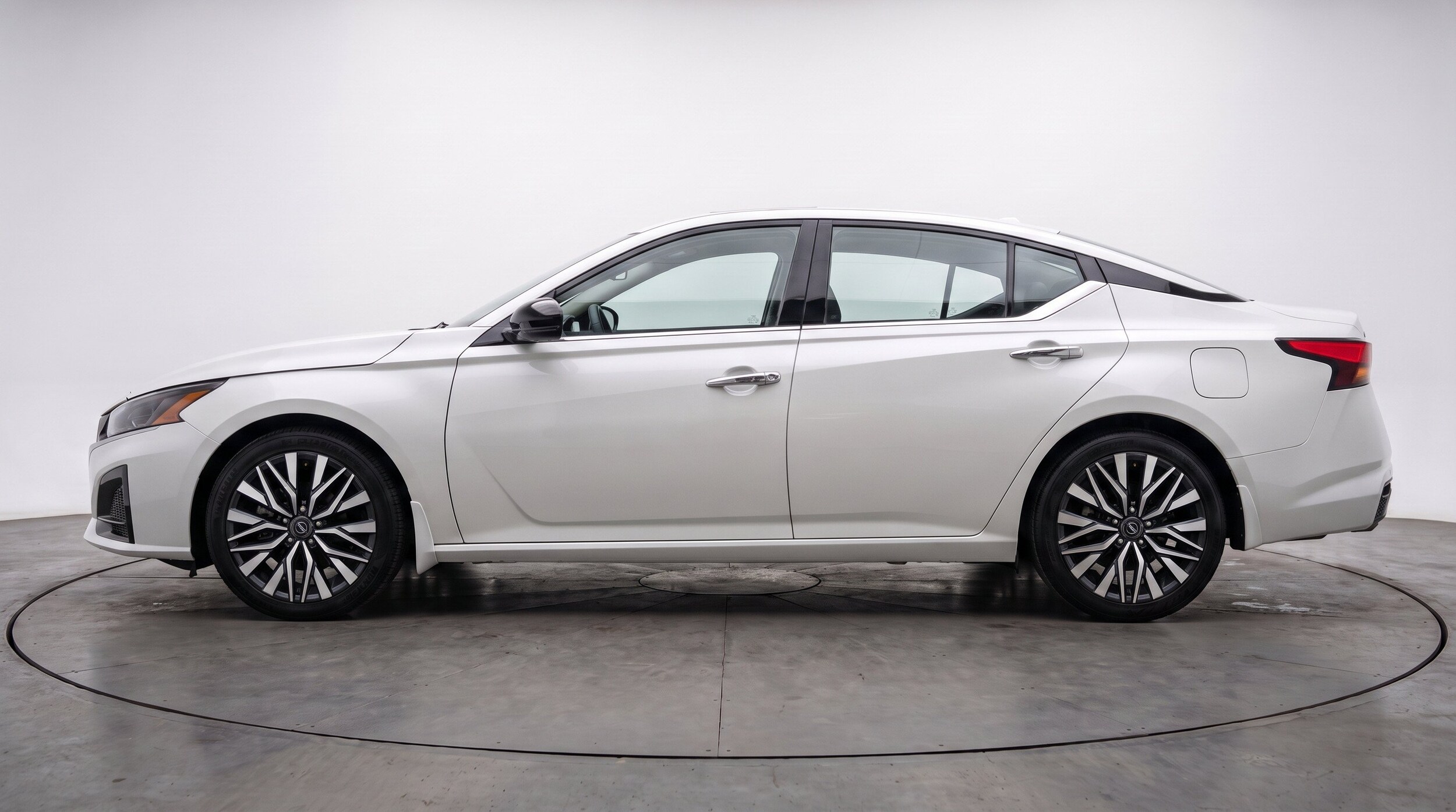 Thumbnail: 2025 Nissan Altima - 5