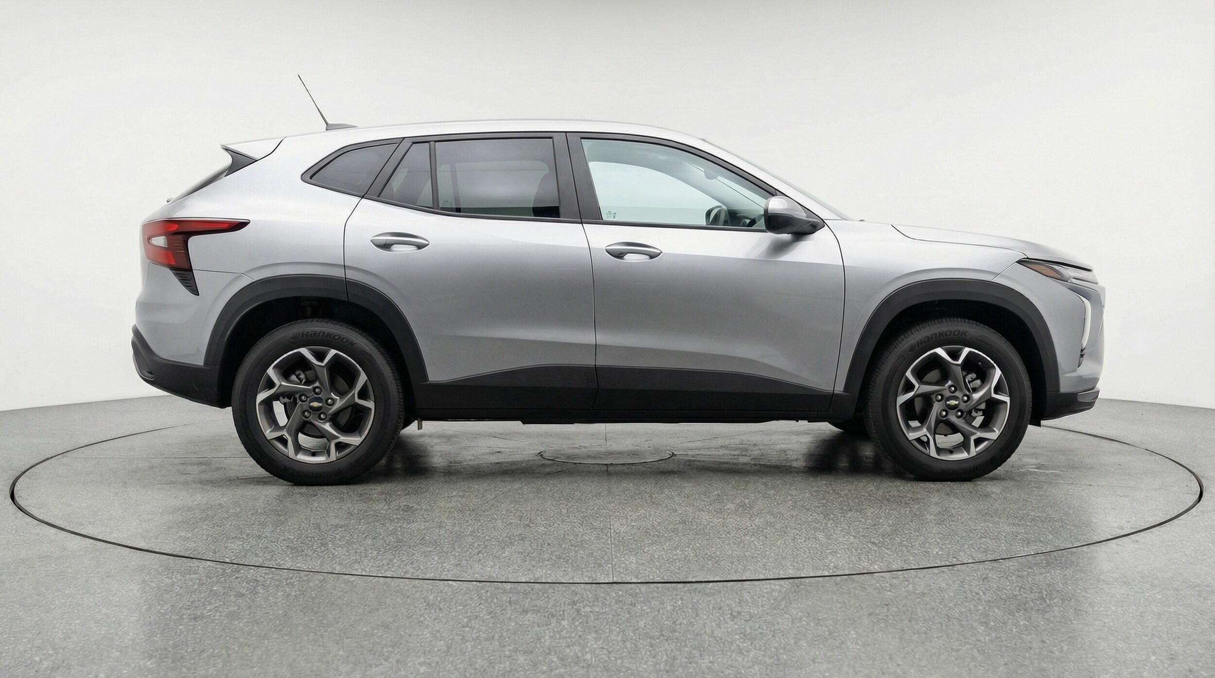 Thumbnail: 2025 Chevrolet Trax - 8