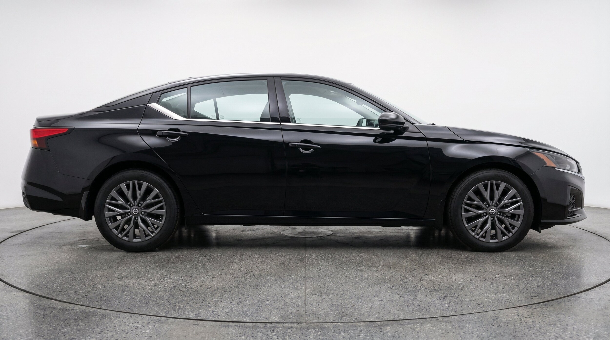 Thumbnail: 2025 Nissan Altima - 10