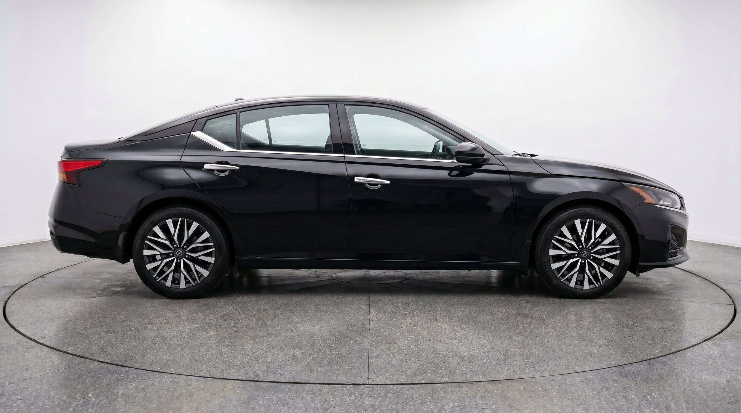 Thumbnail: 2025 Nissan Altima - 10