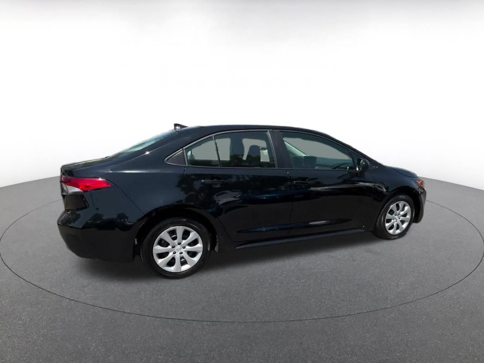 Thumbnail: 2025 Toyota Corolla - 11