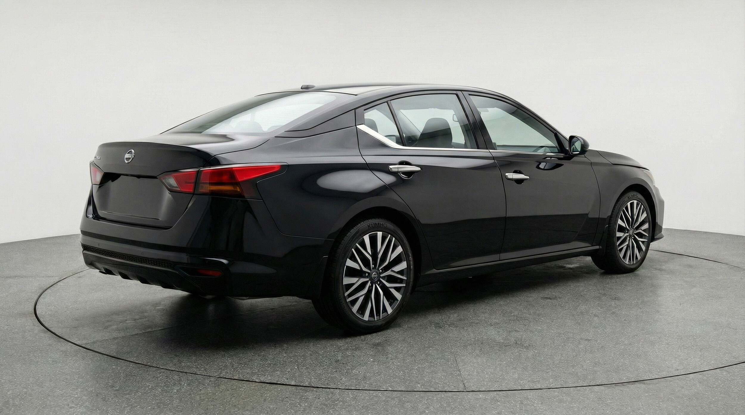 Thumbnail: 2025 Nissan Altima - 9