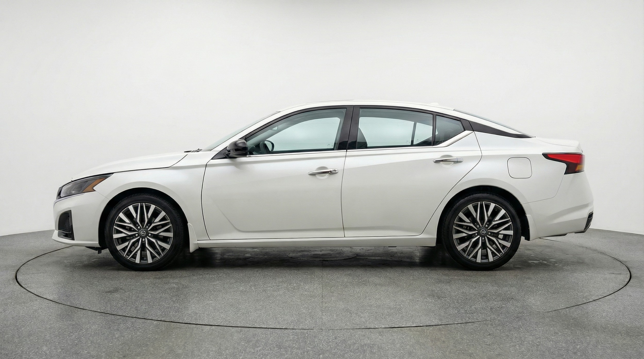 Thumbnail: 2025 Nissan Altima - 4