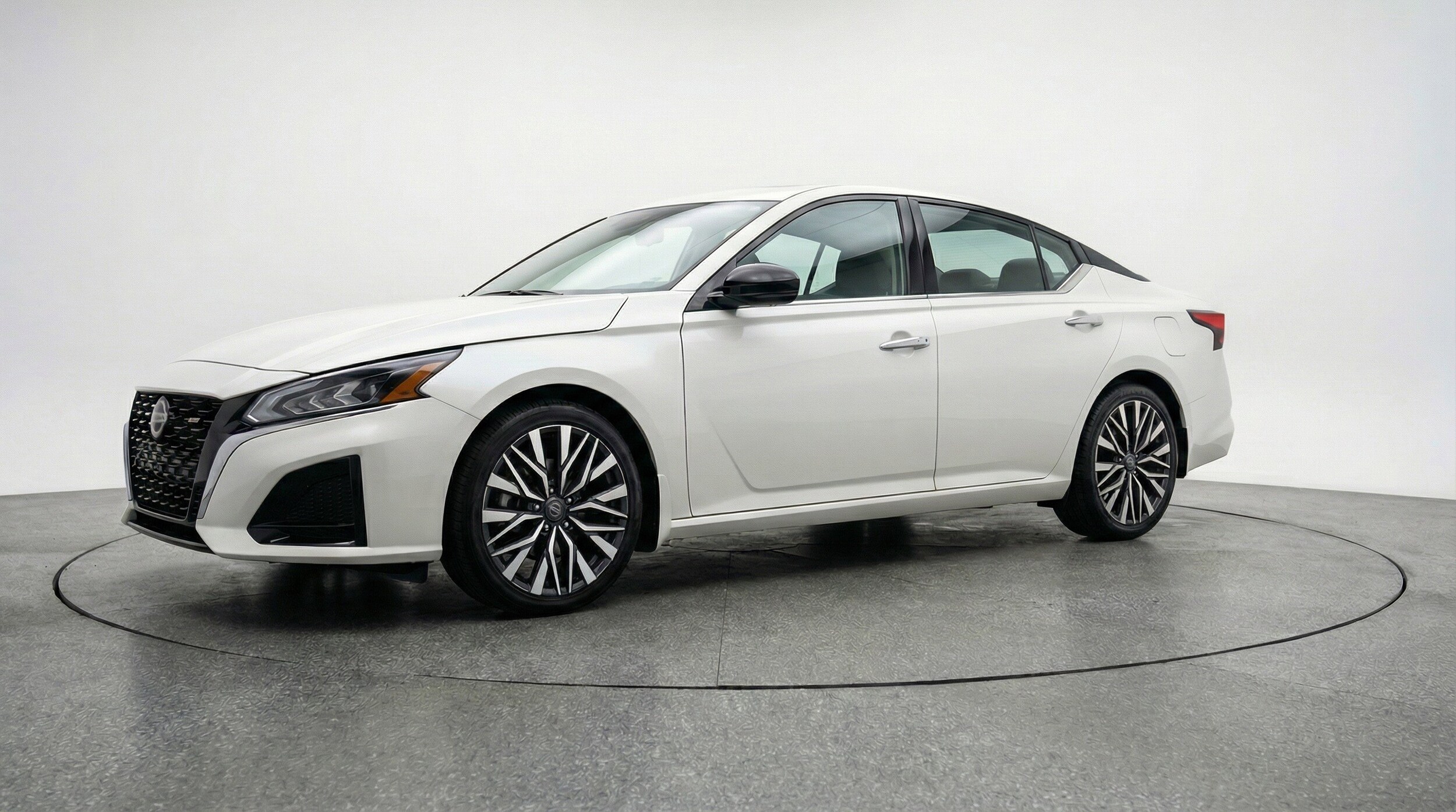 Thumbnail: 2025 Nissan Altima - 3