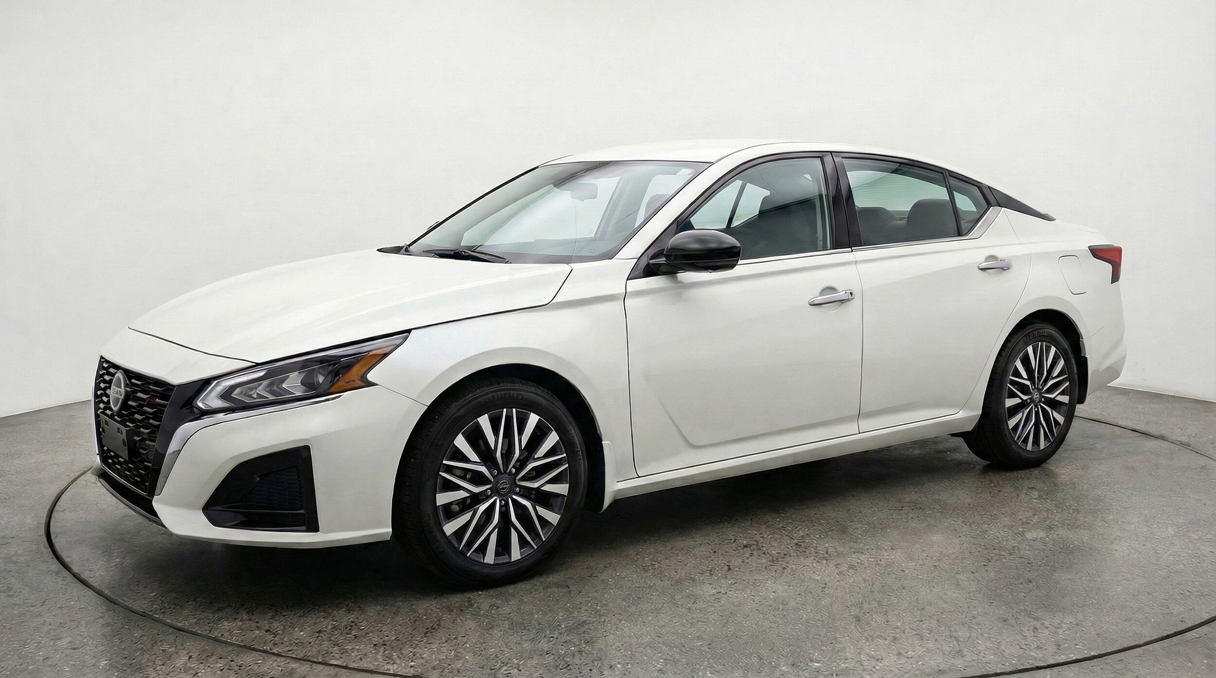 Thumbnail: 2025 Nissan Altima - 3