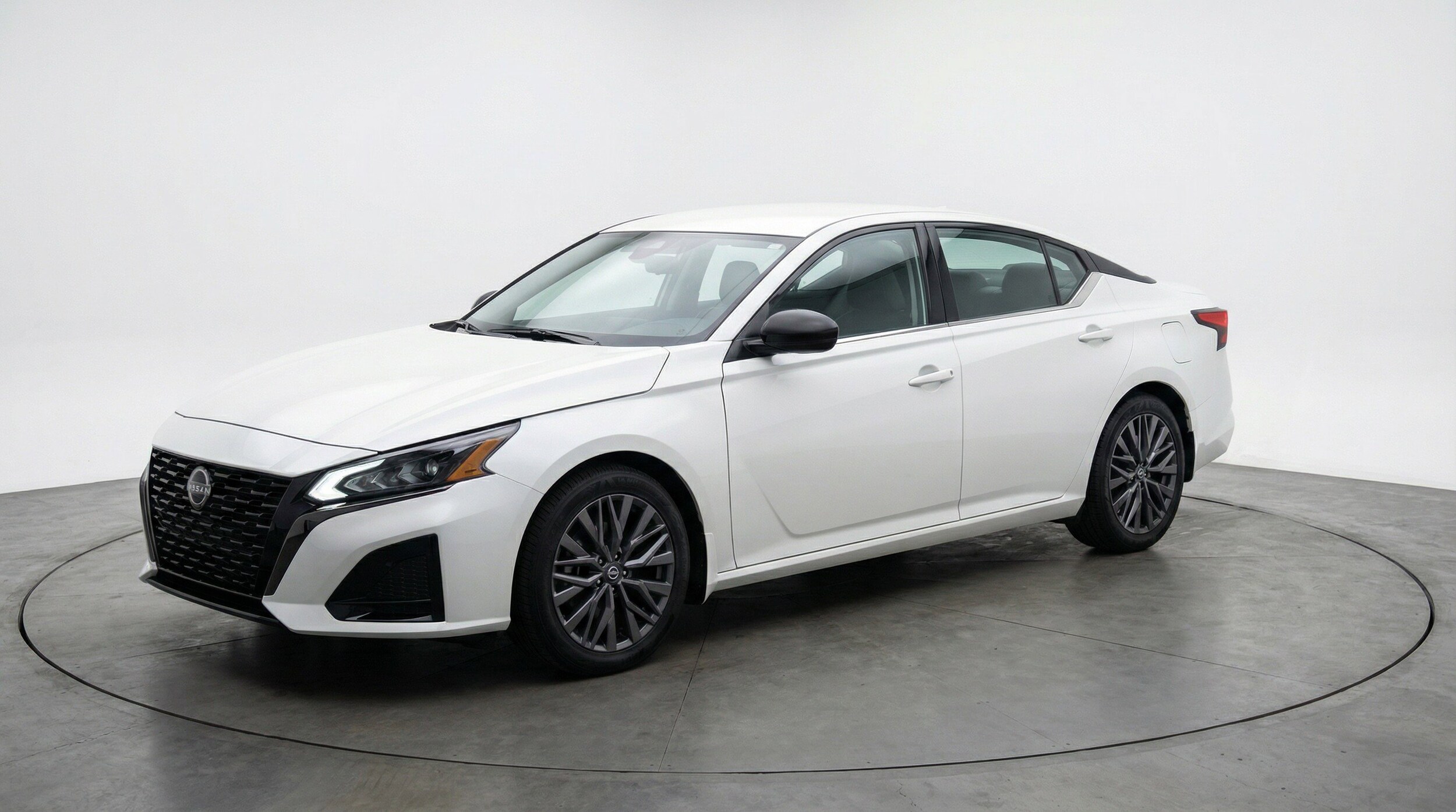 Thumbnail: 2025 Nissan Altima - 3