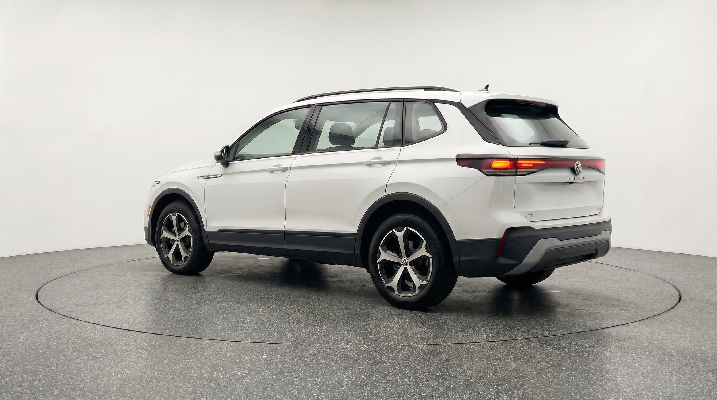 Thumbnail: 2026 Volkswagen Tiguan - 6