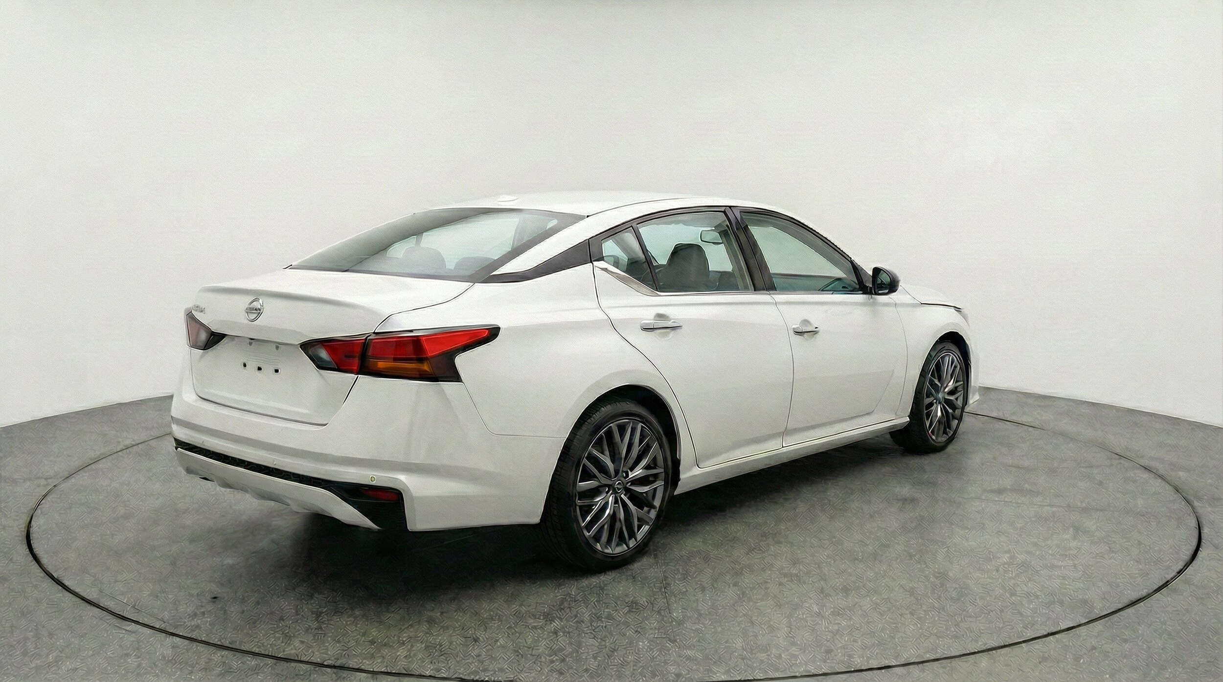 Thumbnail: 2025 Nissan Altima - 9