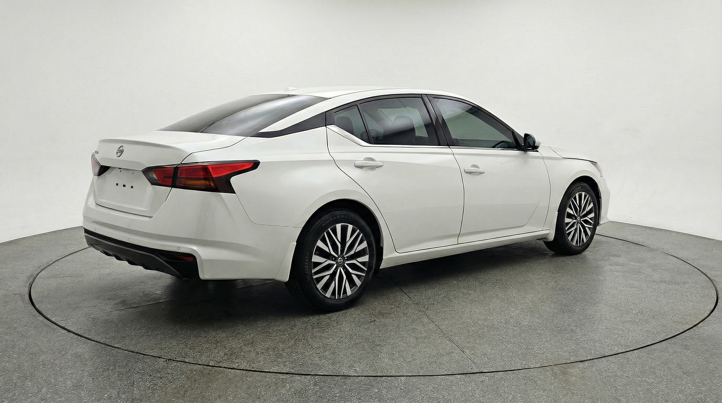Thumbnail: 2025 Nissan Altima - 9