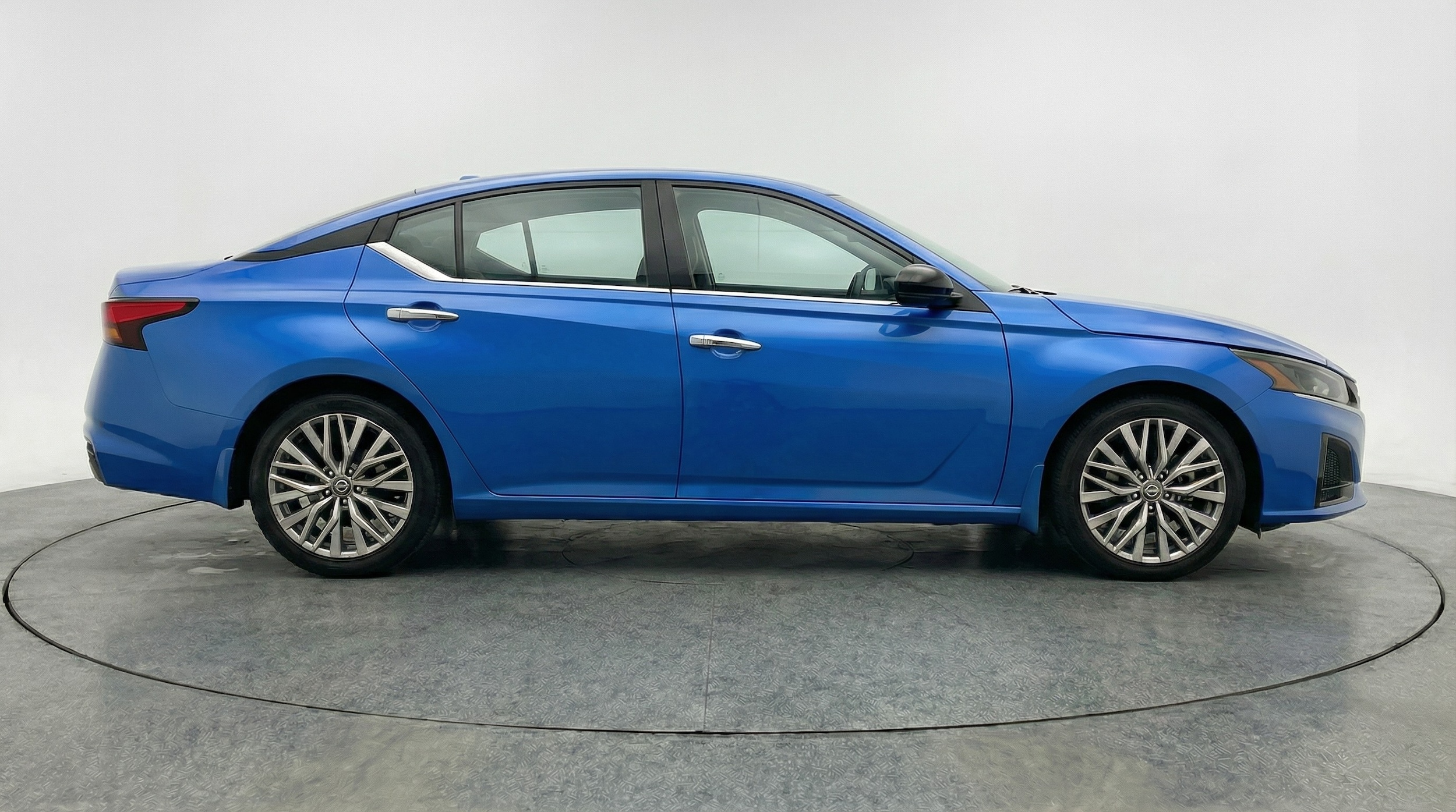 Thumbnail: 2025 Nissan Altima - 8