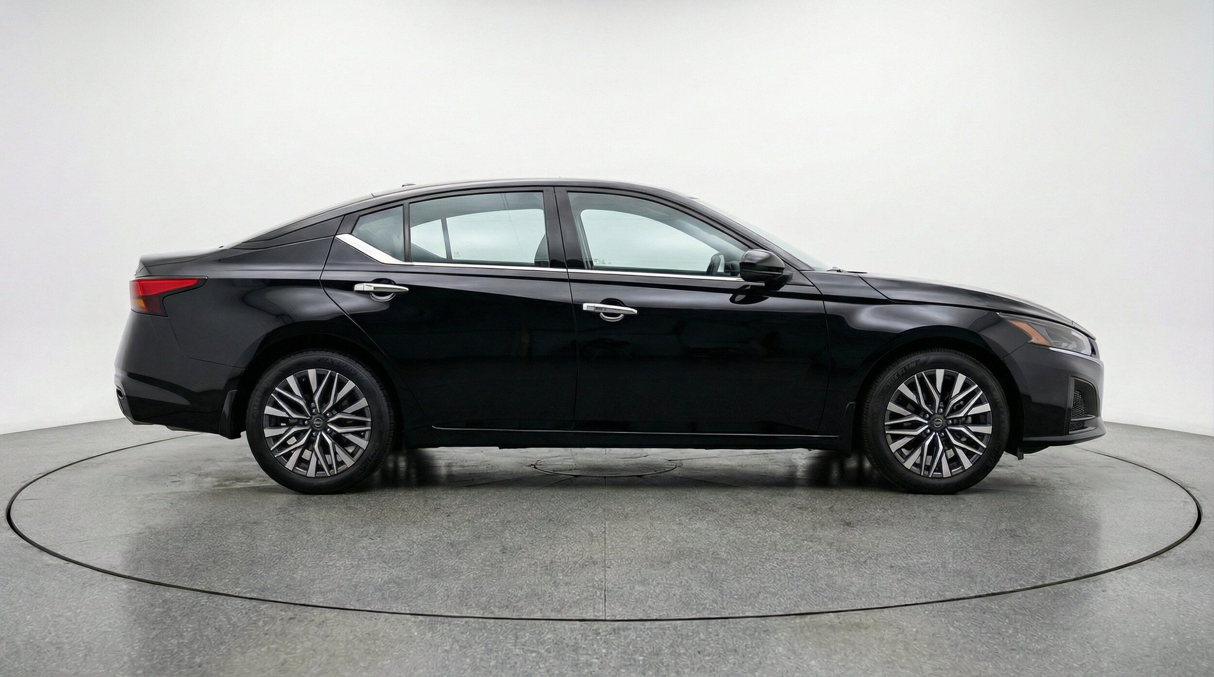 Thumbnail: 2025 Nissan Altima - 11
