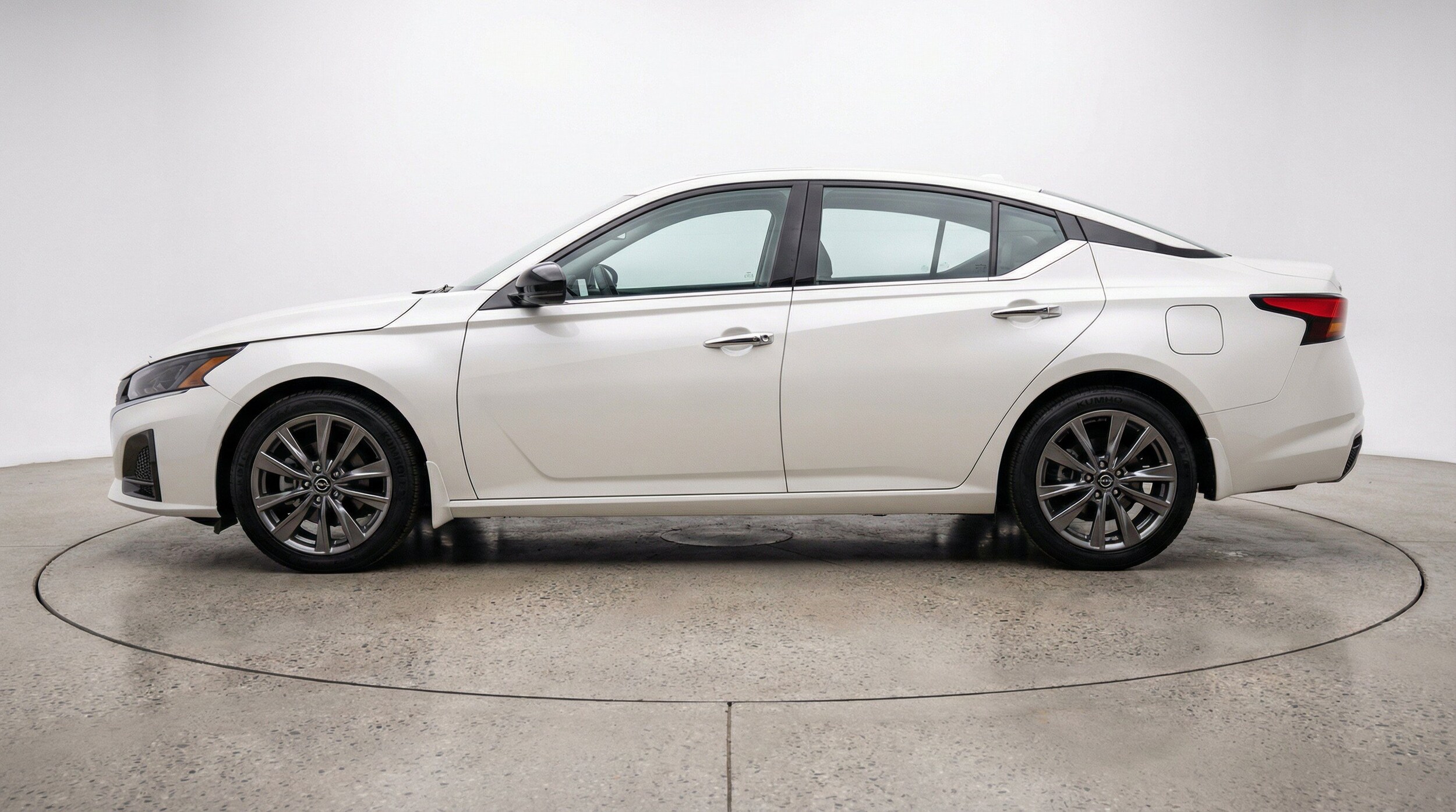 Thumbnail: 2025 Nissan Altima - 5
