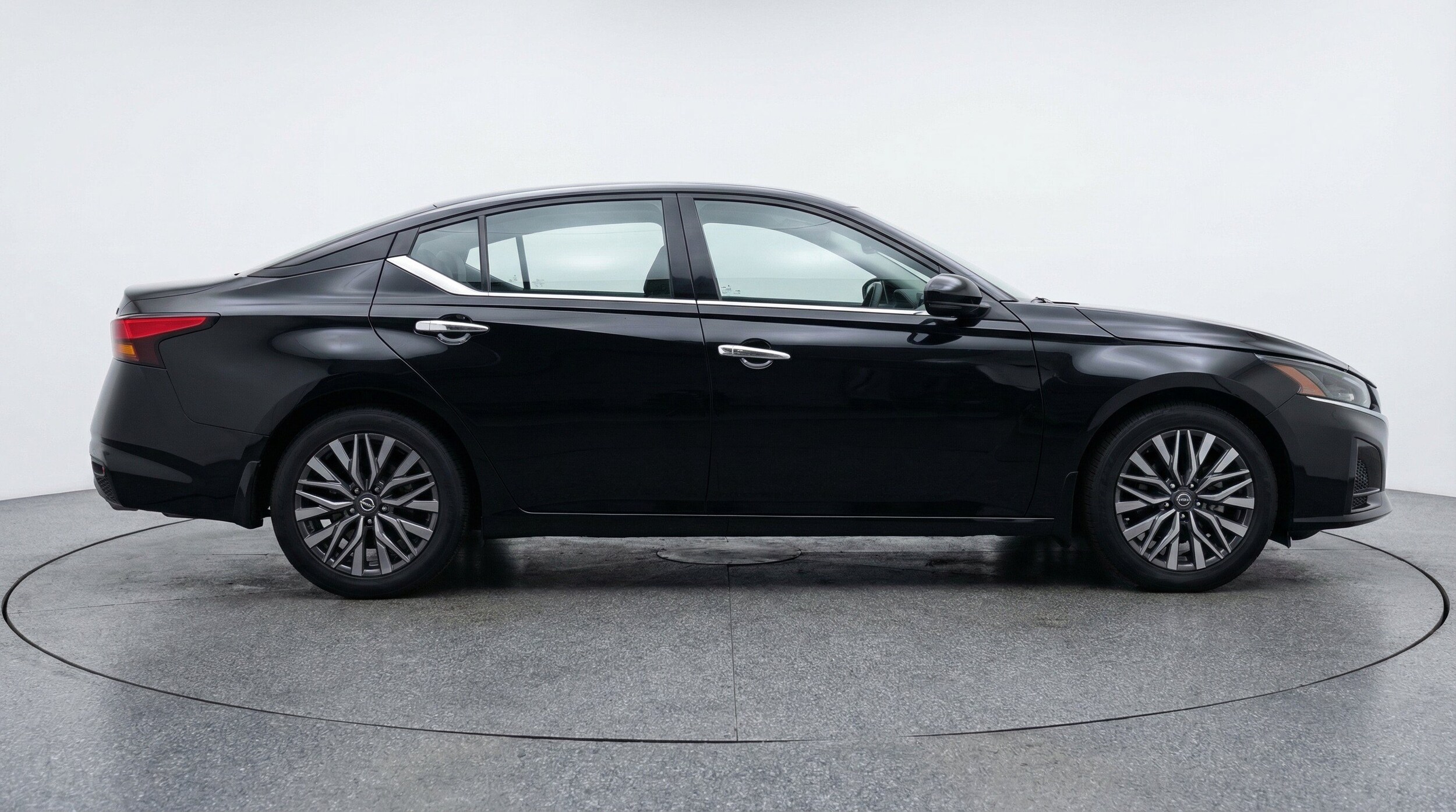 Thumbnail: 2025 Nissan Altima - 11