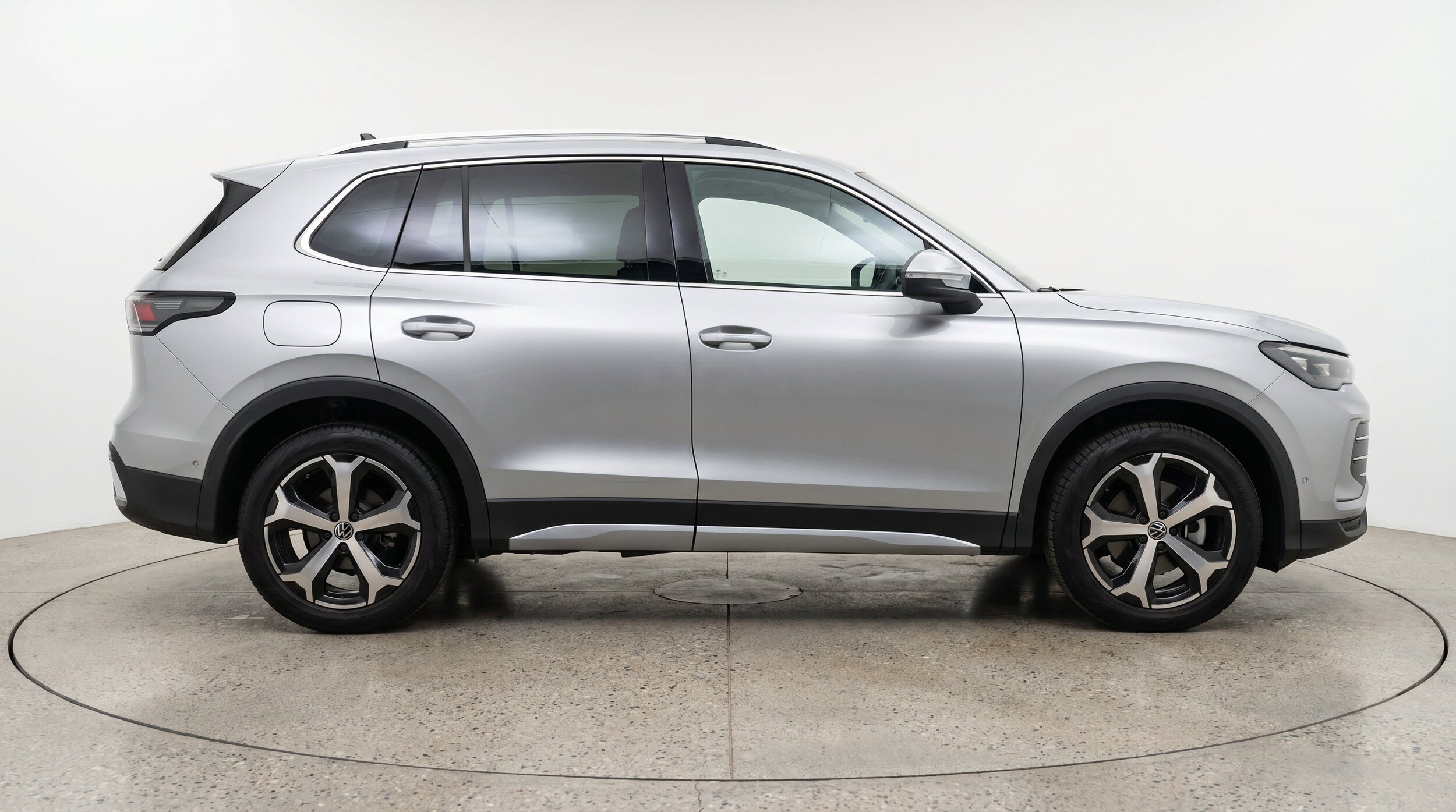 Thumbnail: 2026 Volkswagen Tiguan - 11
