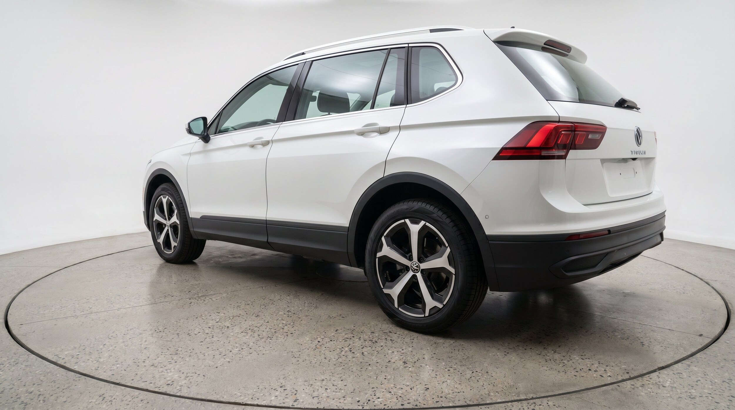 Thumbnail: 2026 Volkswagen Tiguan - 6