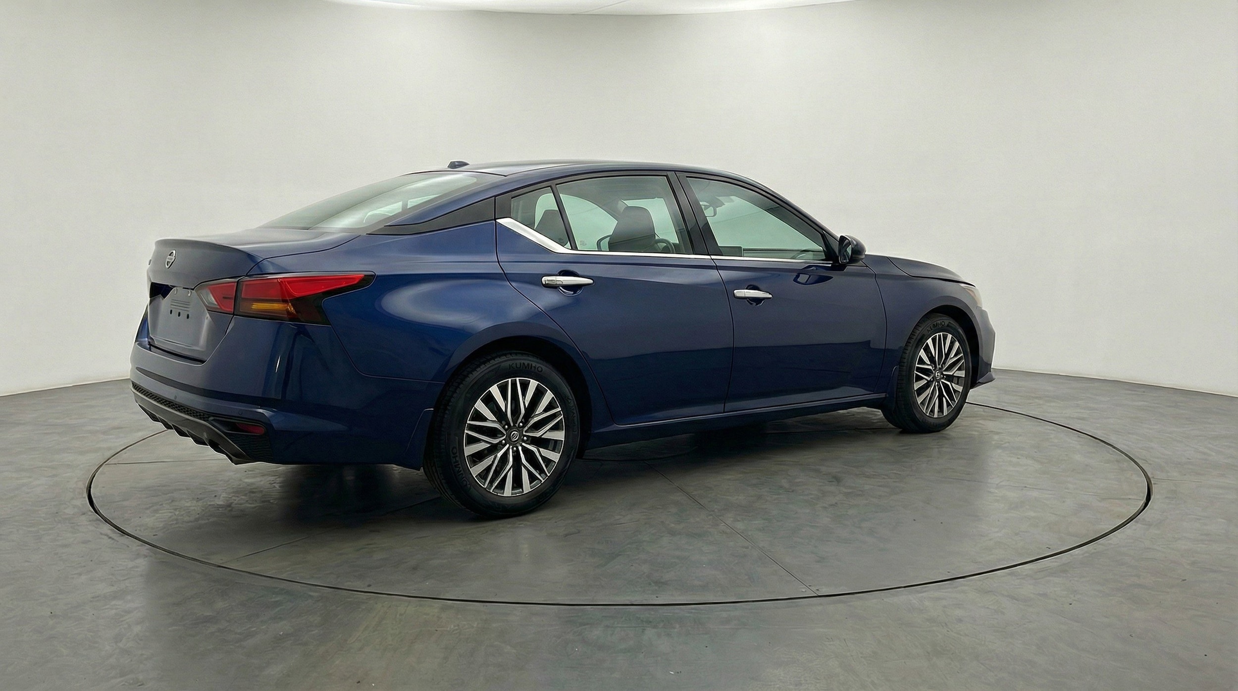 Thumbnail: 2025 Nissan Altima - 9