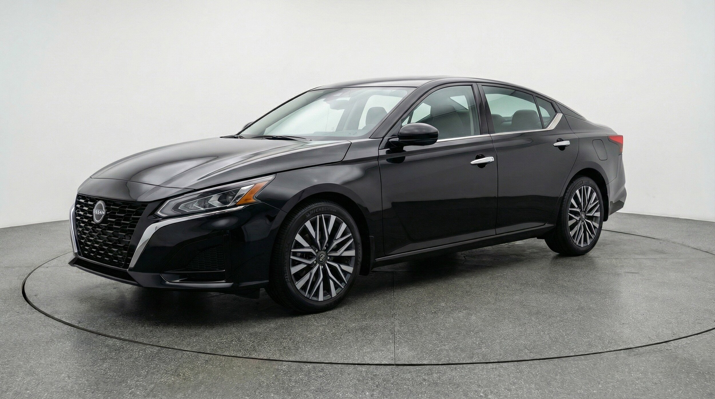 Thumbnail: 2025 Nissan Altima - 3