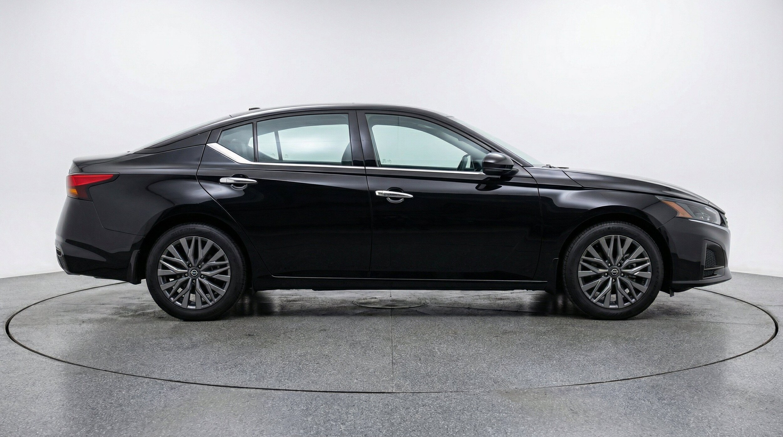 Thumbnail: 2025 Nissan Altima - 11