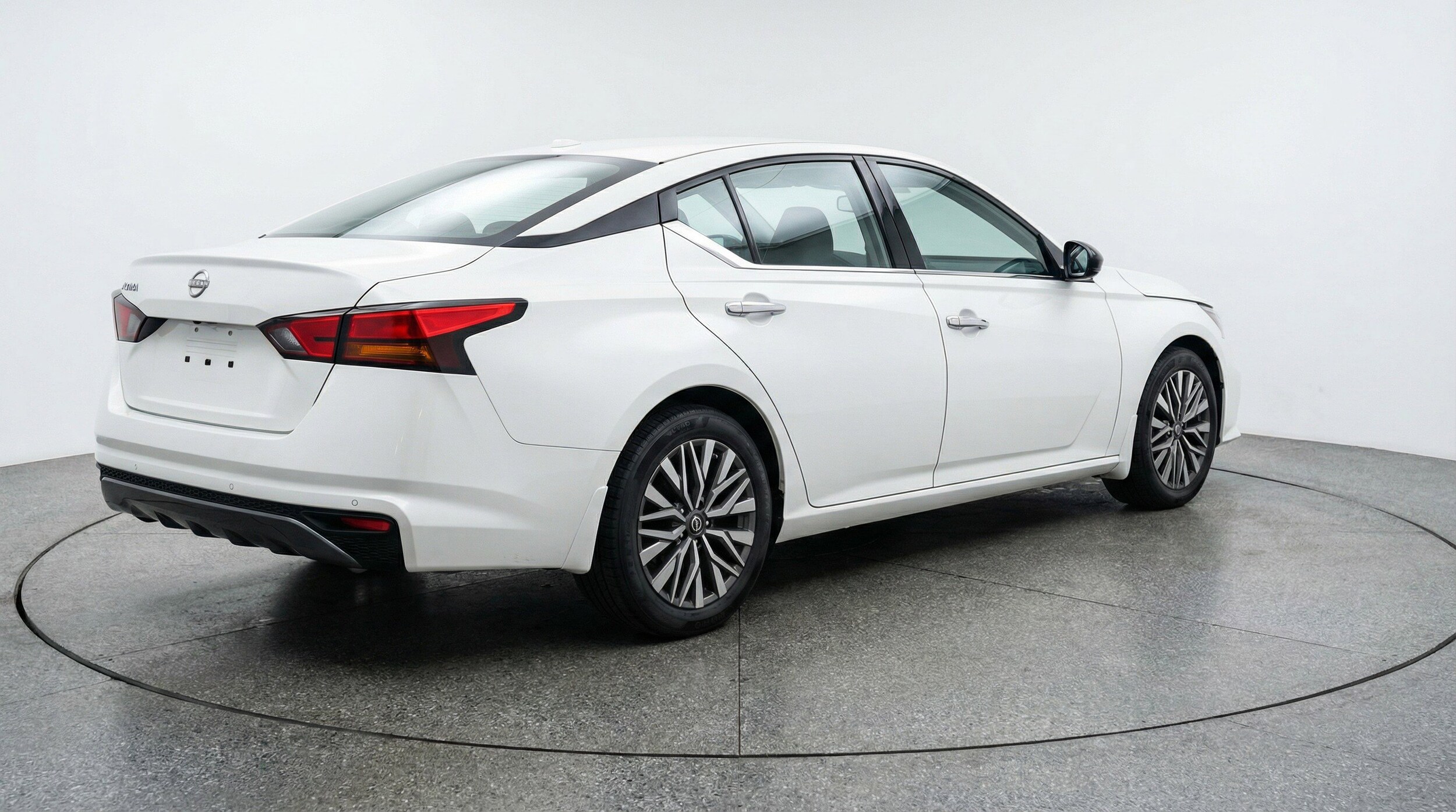 Thumbnail: 2025 Nissan Altima - 9