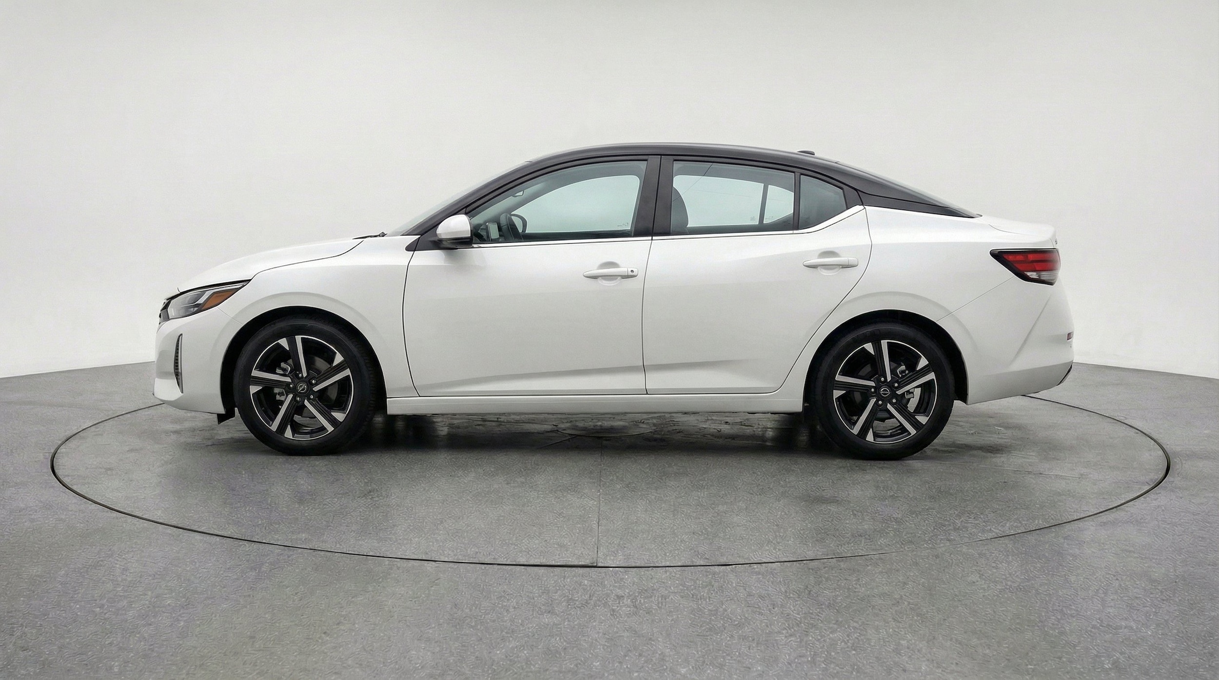 Thumbnail: 2025 Nissan Sentra - 5