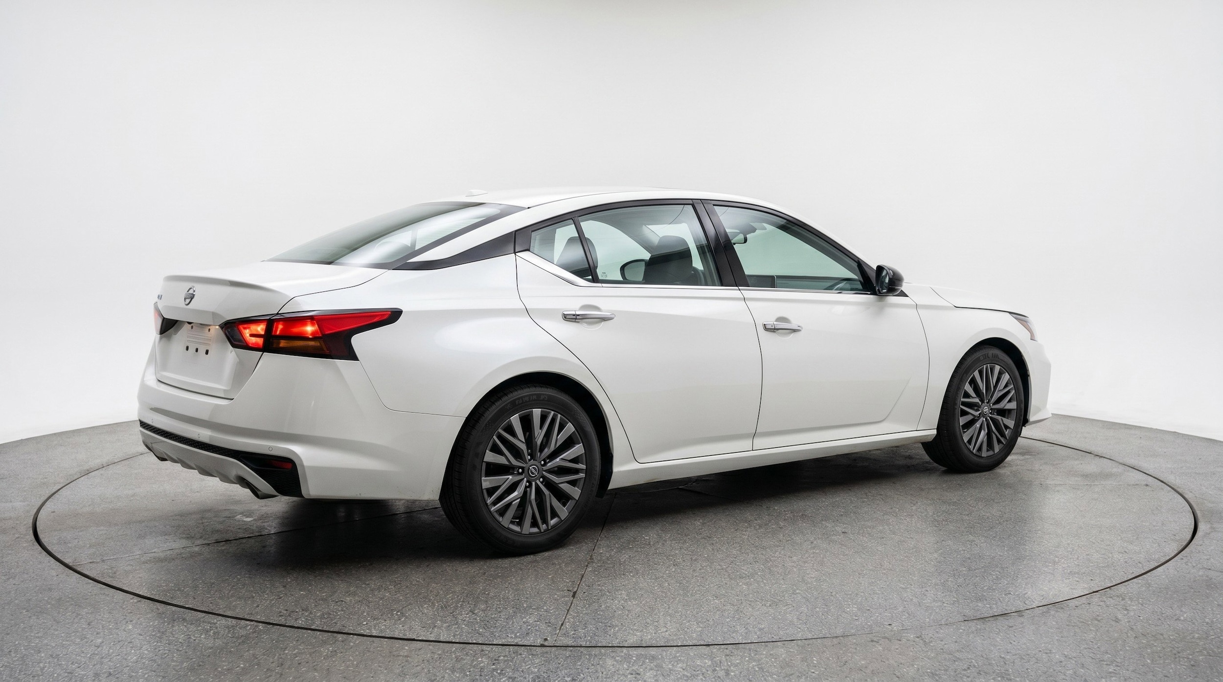 Thumbnail: 2025 Nissan Altima - 9