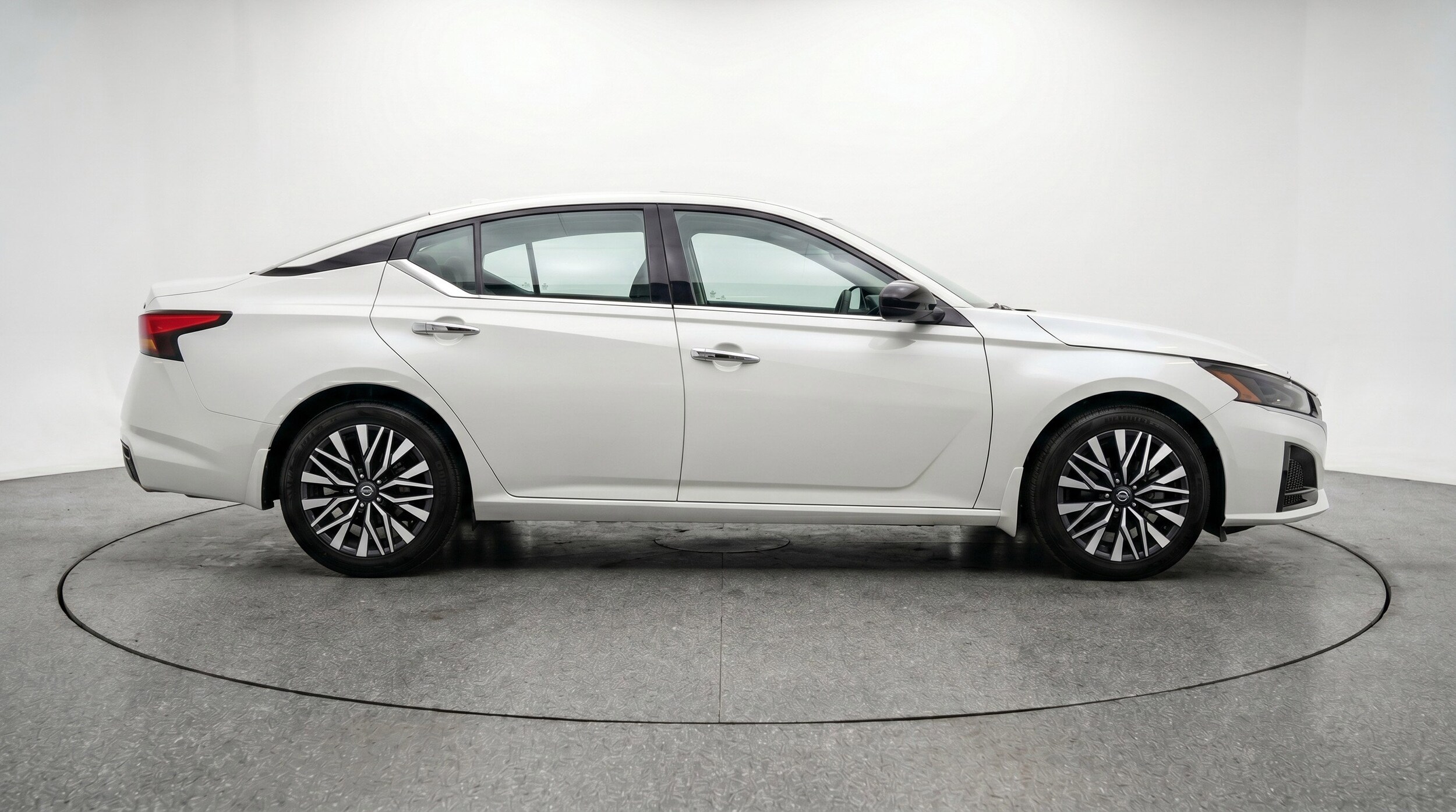 Thumbnail: 2025 Nissan Altima - 11