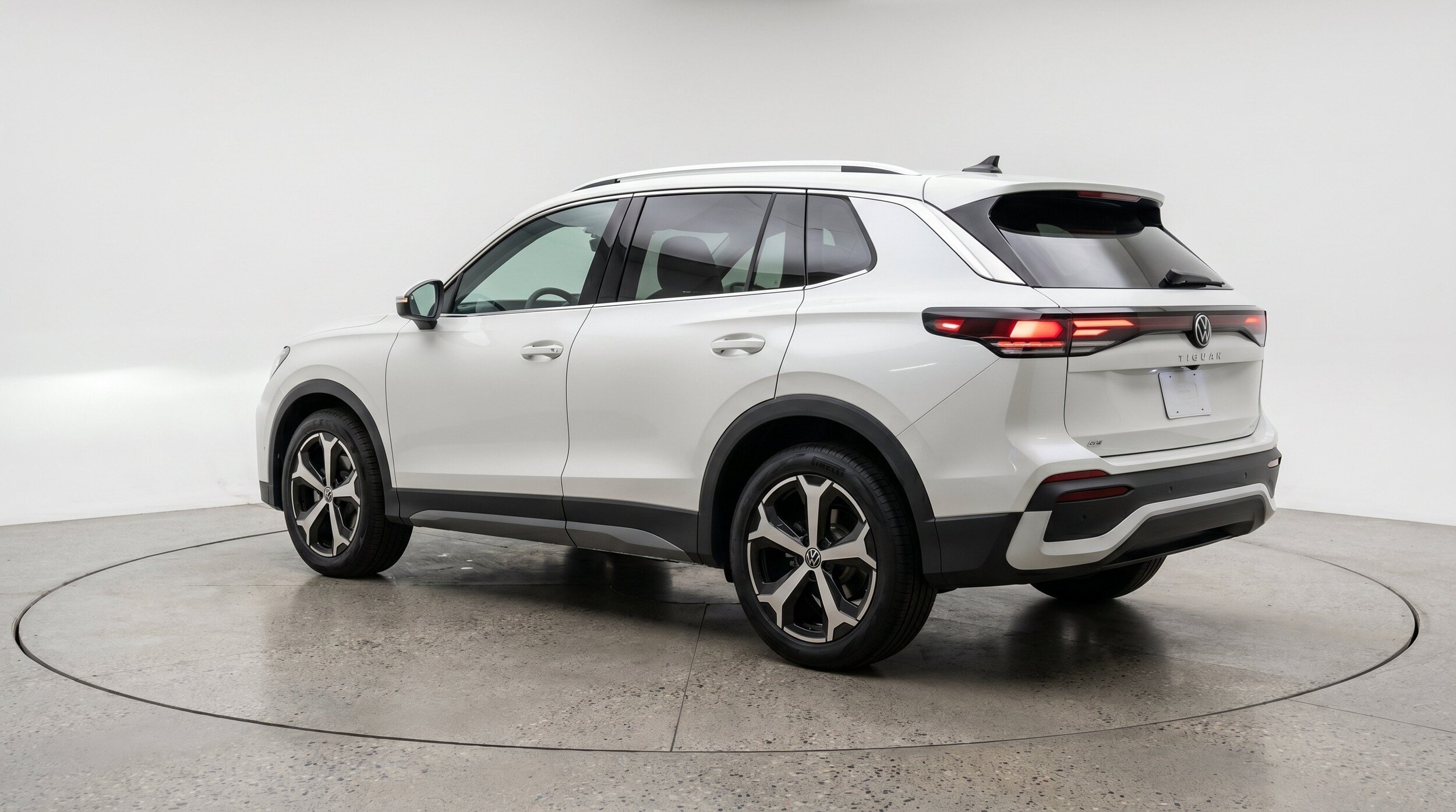 Thumbnail: 2026 Volkswagen Tiguan - 6