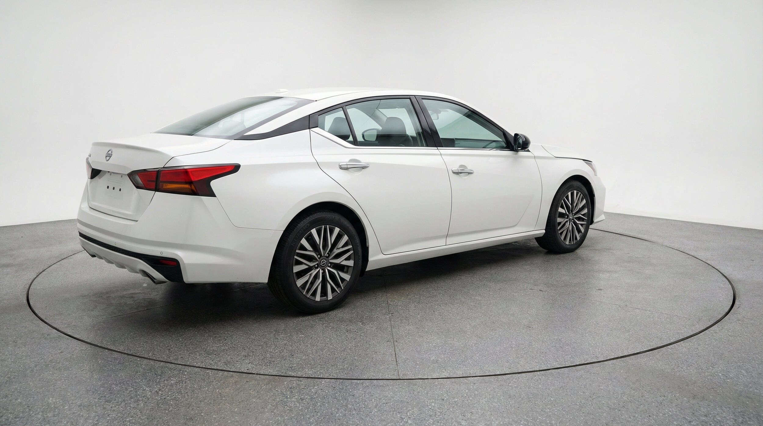 Thumbnail: 2025 Nissan Altima - 9