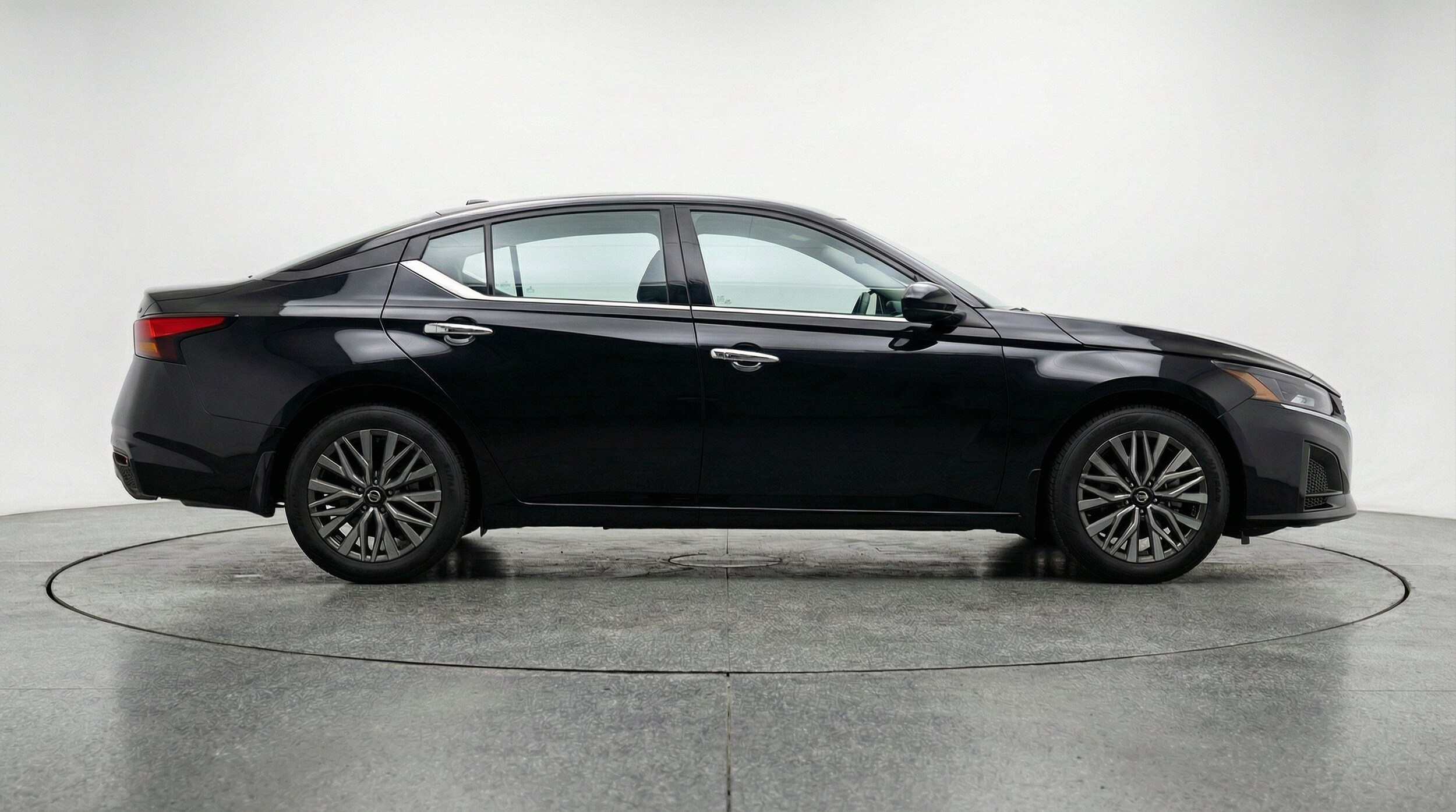Thumbnail: 2025 Nissan Altima - 11