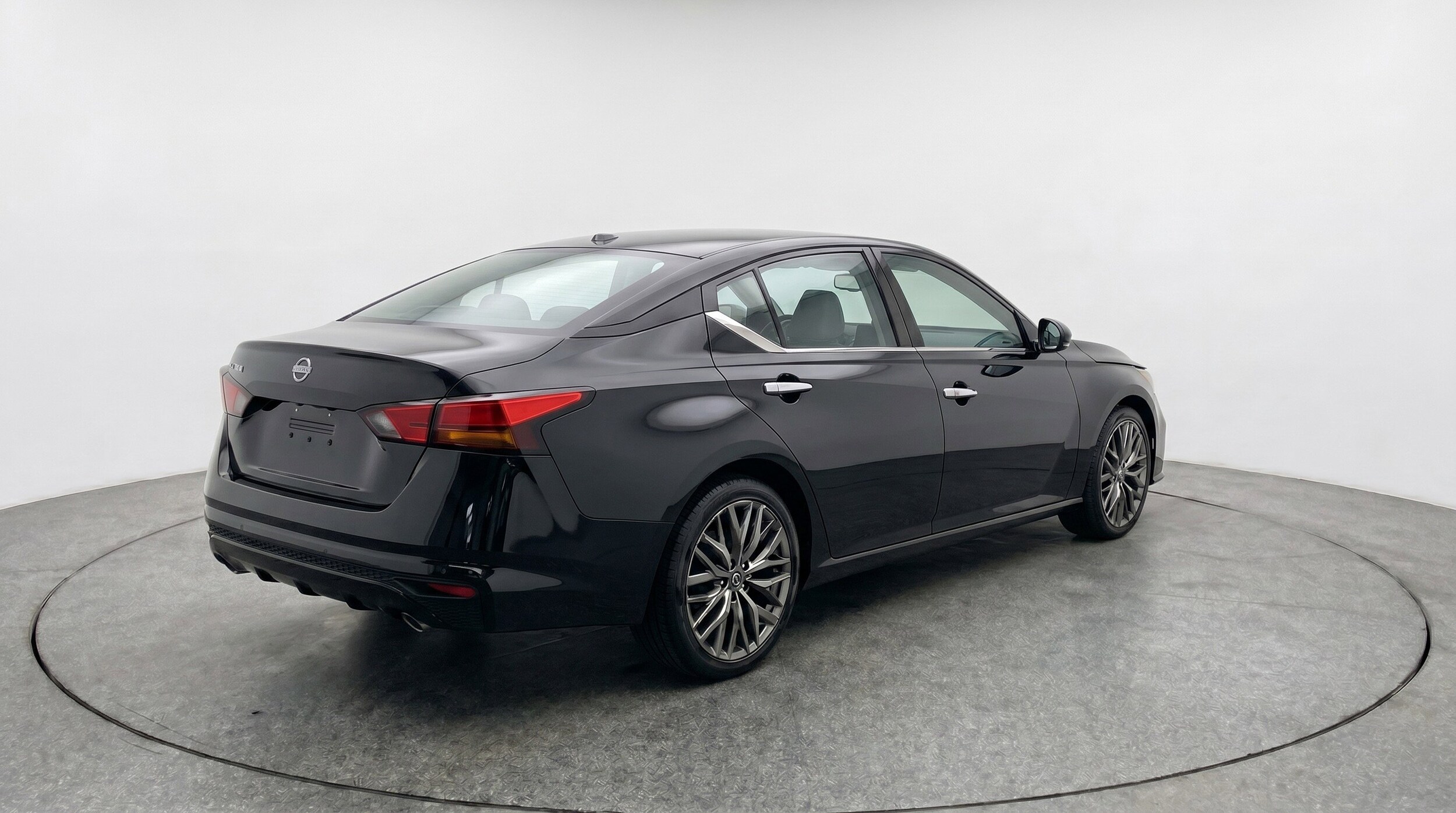 Thumbnail: 2025 Nissan Altima - 9