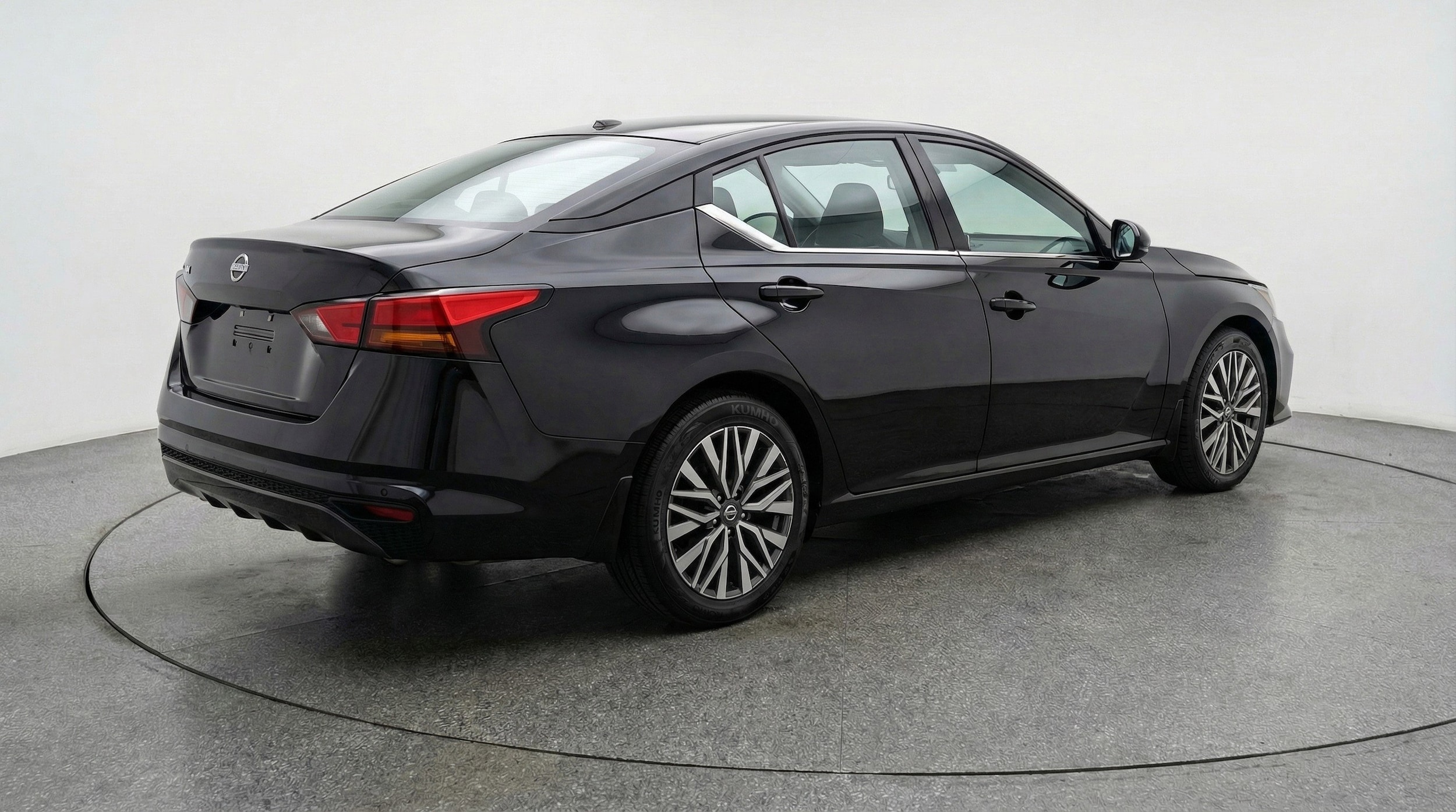 Thumbnail: 2025 Nissan Altima - 9