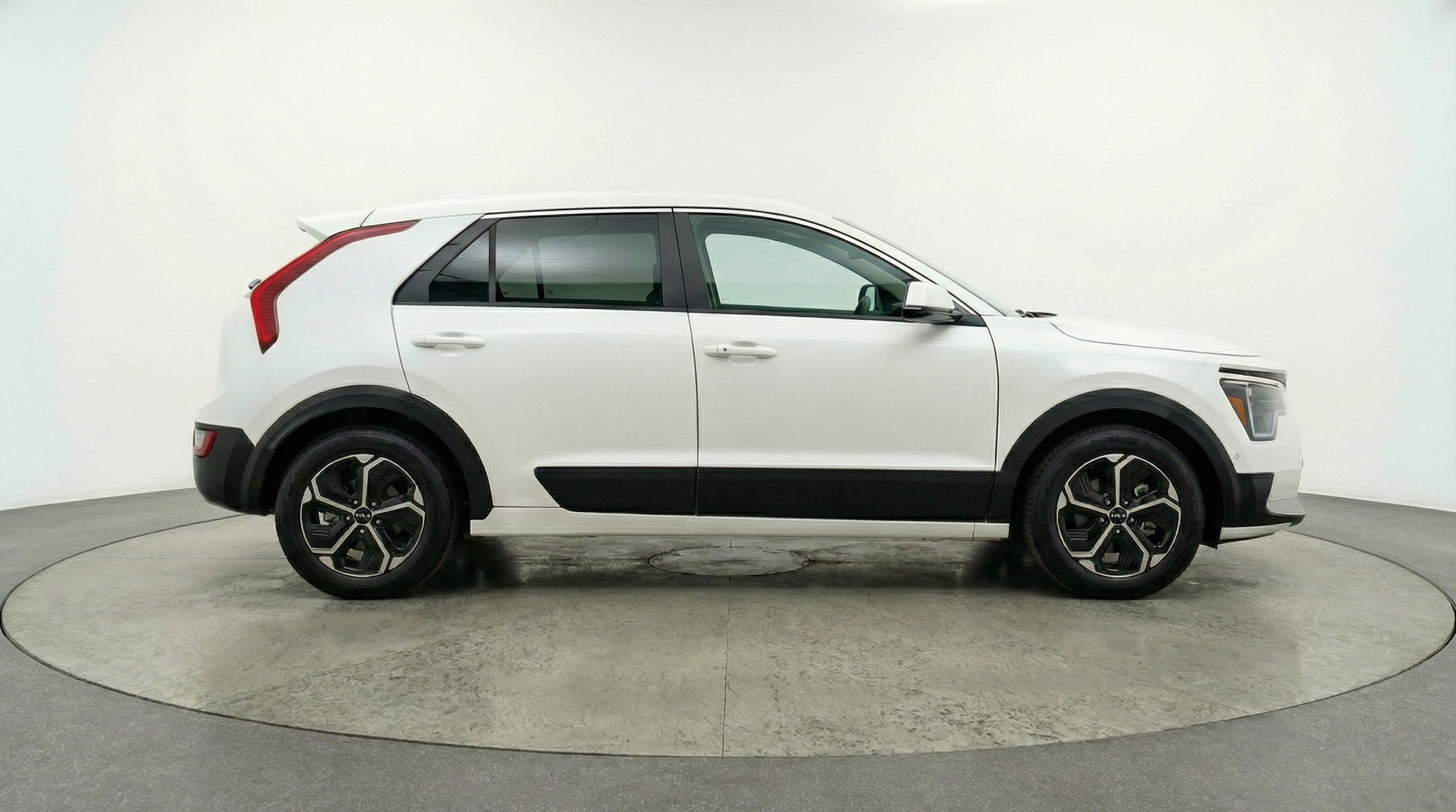 Thumbnail: 2026 Kia Niro - 11