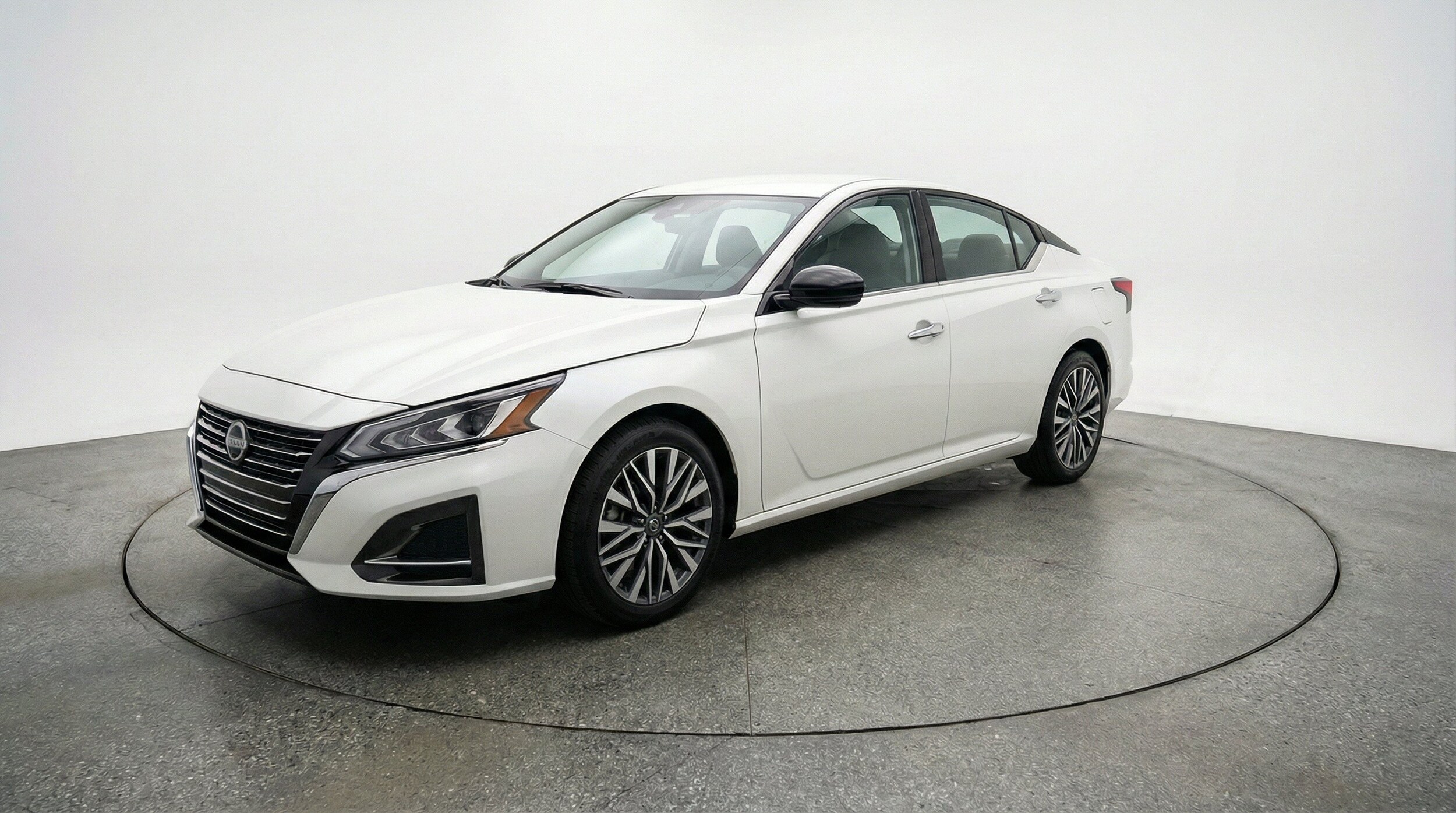 Thumbnail: 2025 Nissan Altima - 3