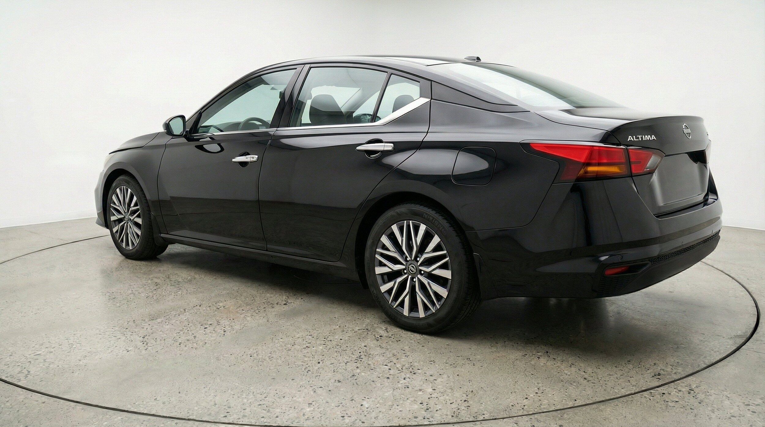 Thumbnail: 2025 Nissan Altima - 6